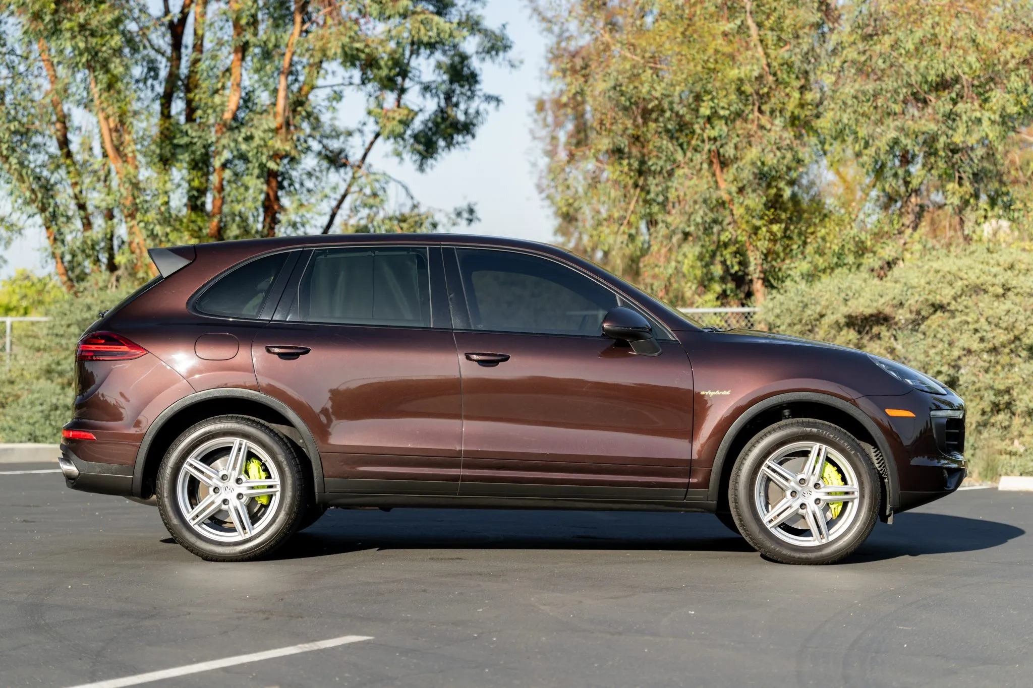 2016 Porsche Cayenne S E-Hybrid in Mahogany Metallic