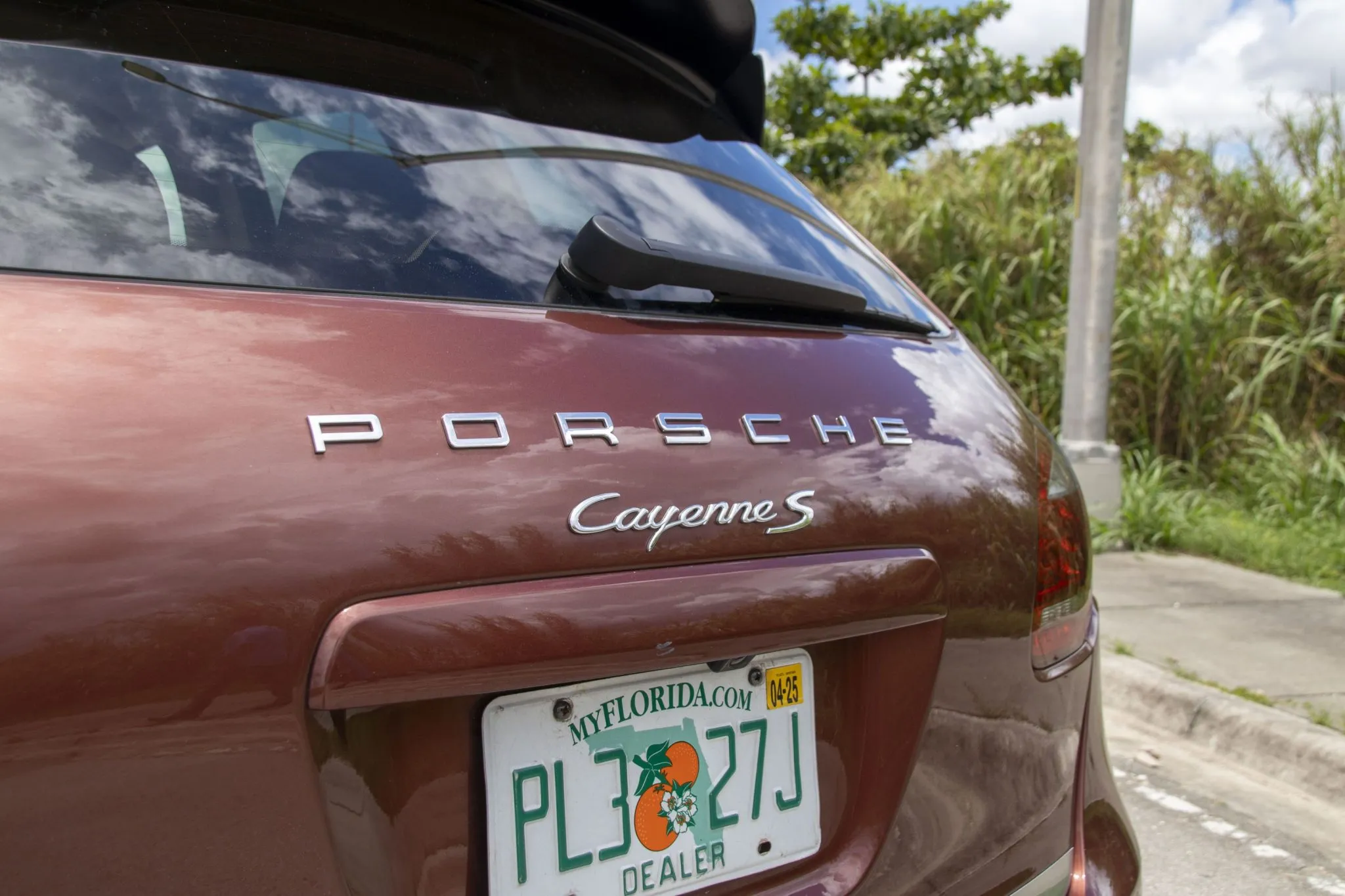 1990 Porsche 911 Carrera 2 Coupe in Aubergine Metallic