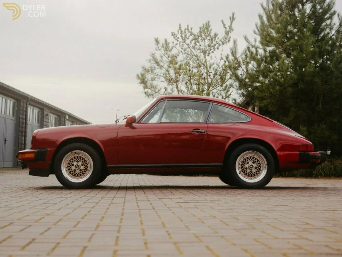 1975 Porsche 911 S in Malaga Red