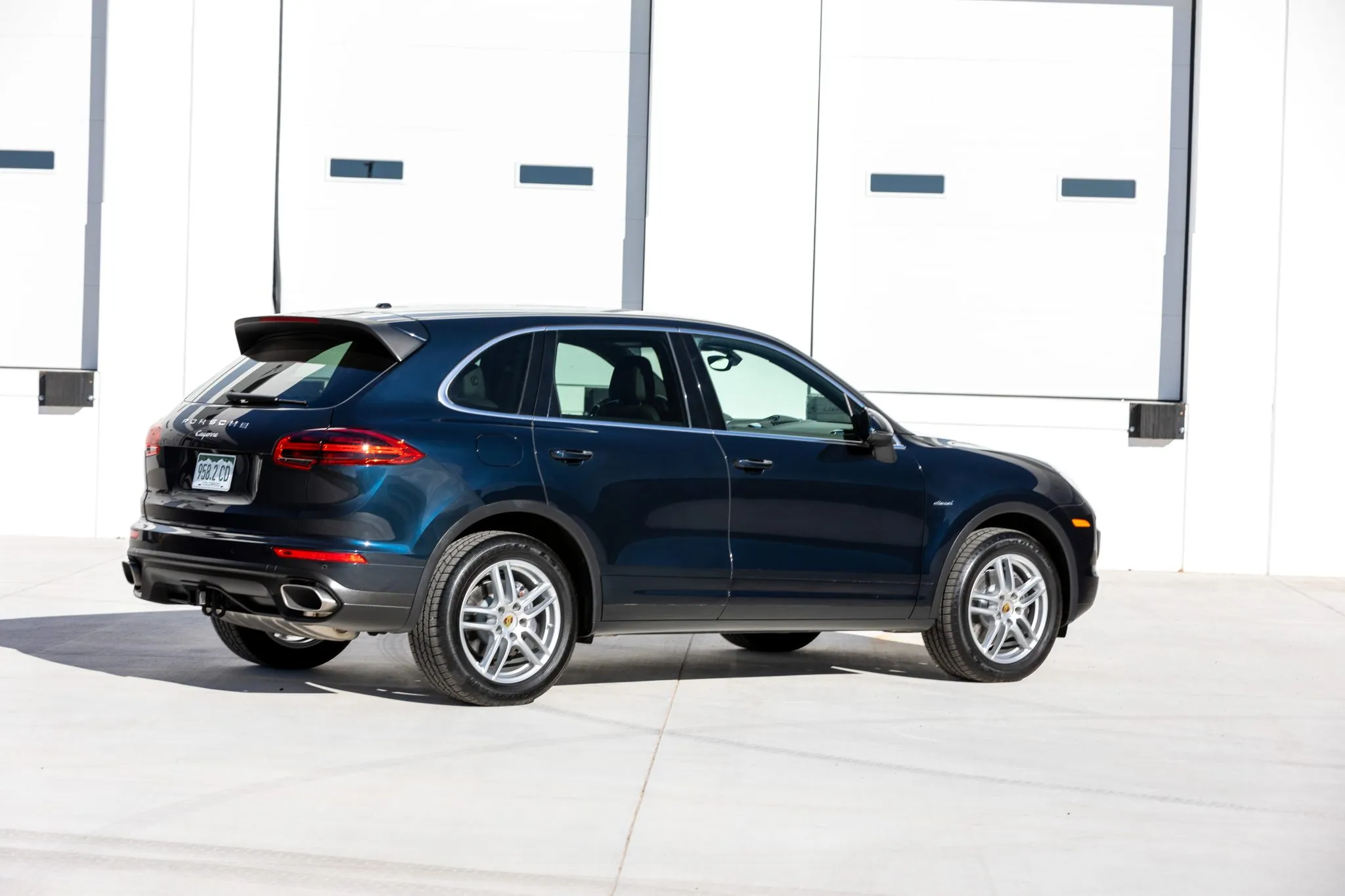 2015 Porsche Cayenne Diesel in Moonlight Blue Metallic