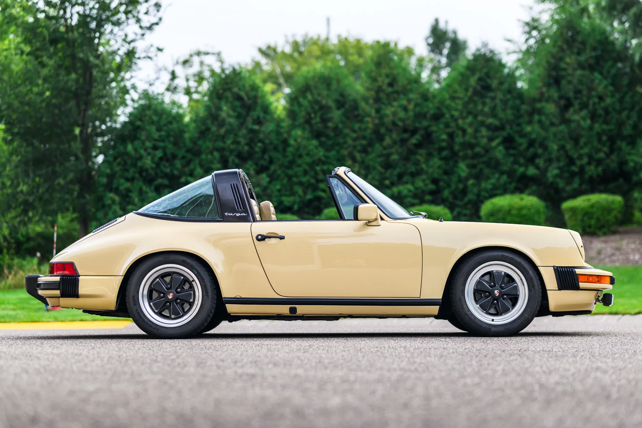 1981 Porsche 911SC Targa in Bamboo Beige
