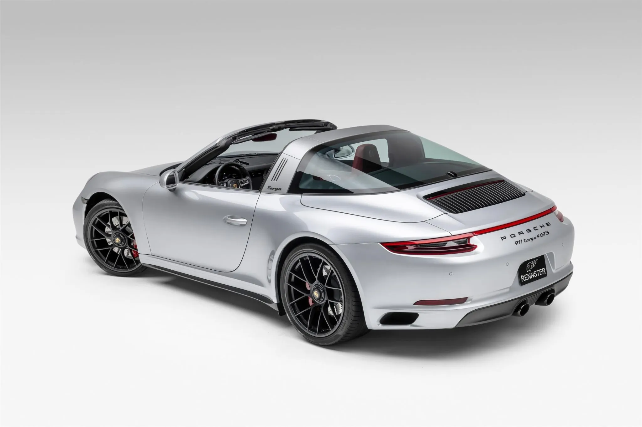 2018 Porsche 911 Targa 4 GTS in Rhodium Silver Metallic