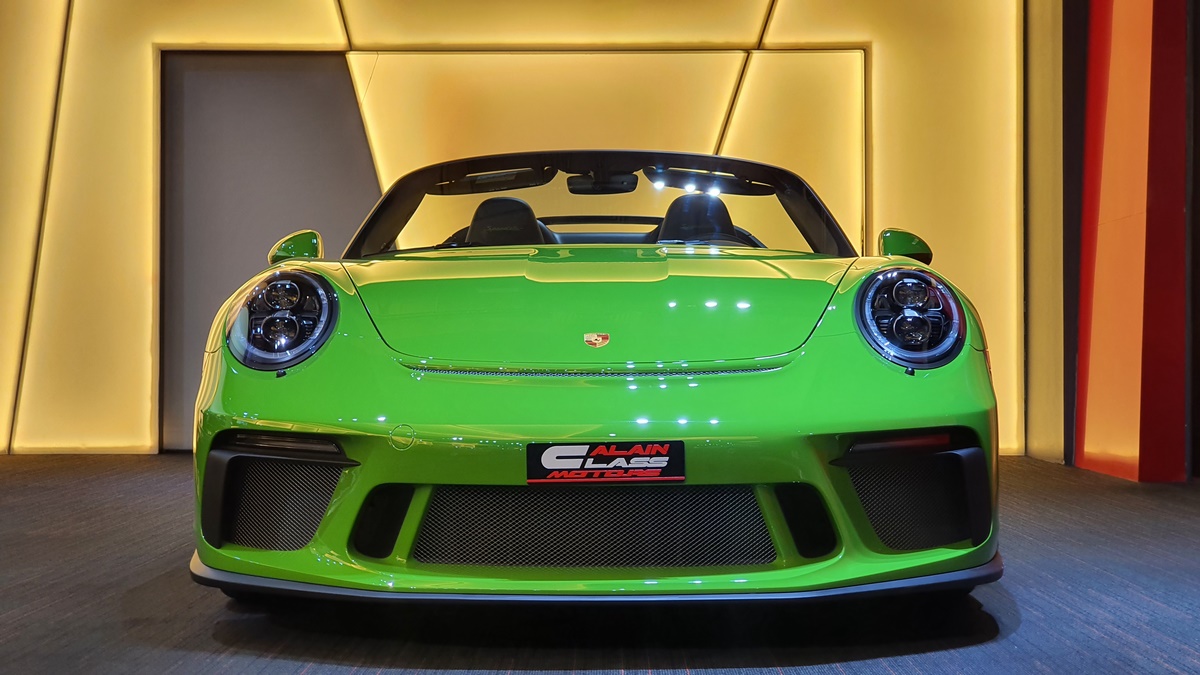 2019 Porsche 911 Speedster in Willow Green