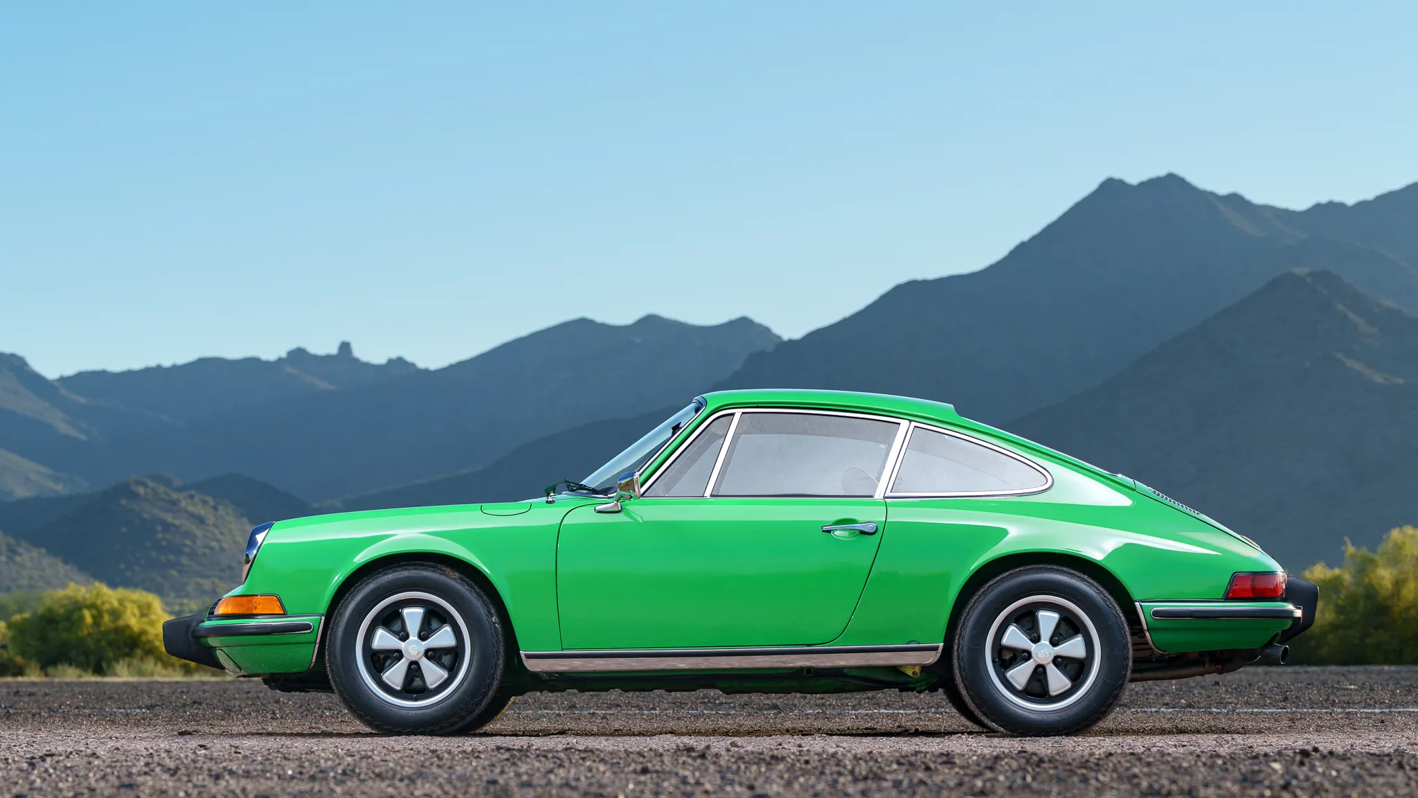 1973.5 Porsche 911T Coupe In Viper Green