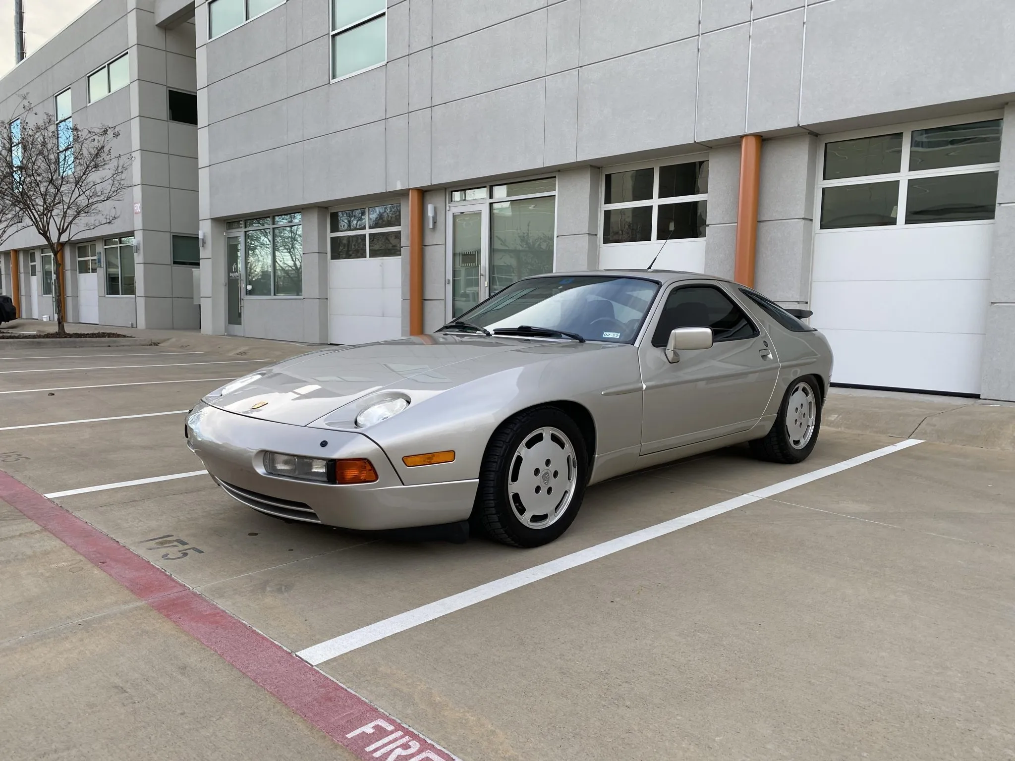1990 Porsche 928 S4 in Linen Metallic