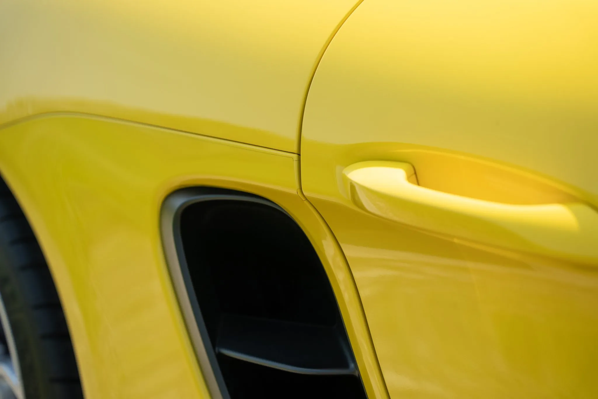 2021 Porsche 718 Spyder in Racing Yellow