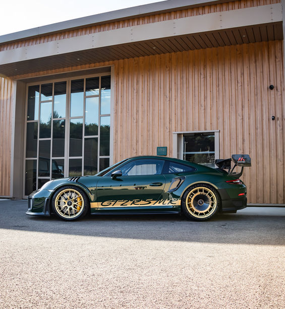 2018 Porsche 911 GT2 RS in British Racing Green