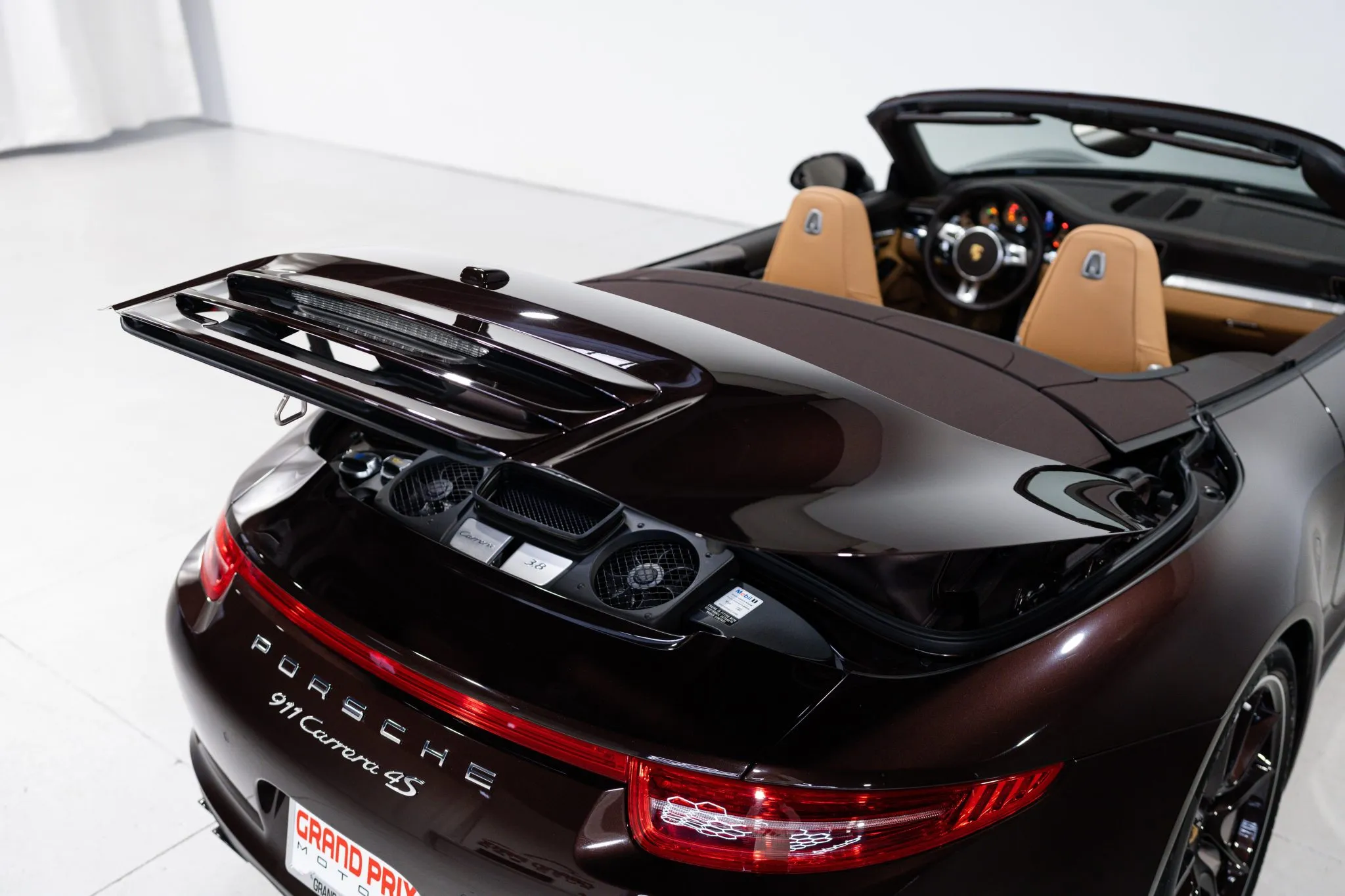 2016 Porsche 911 Carrera 4S Cabriolet in Mahogany Metallic