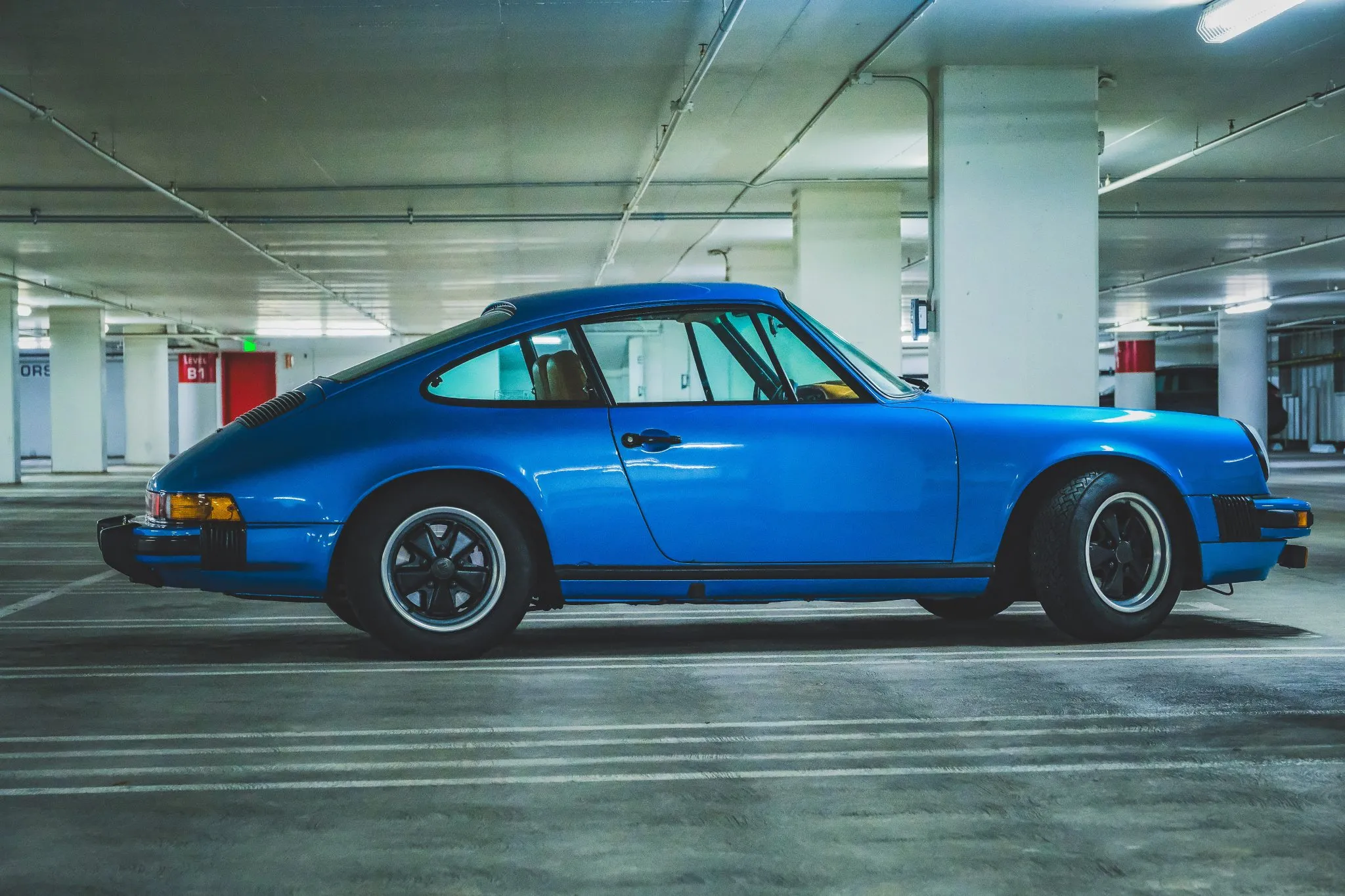 1977 Porsche 911S Coupe in Minerva Blue Metallic