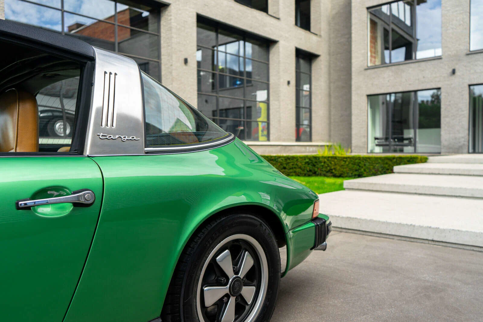 1974 Porsche 911 S in Viper Green Diamond