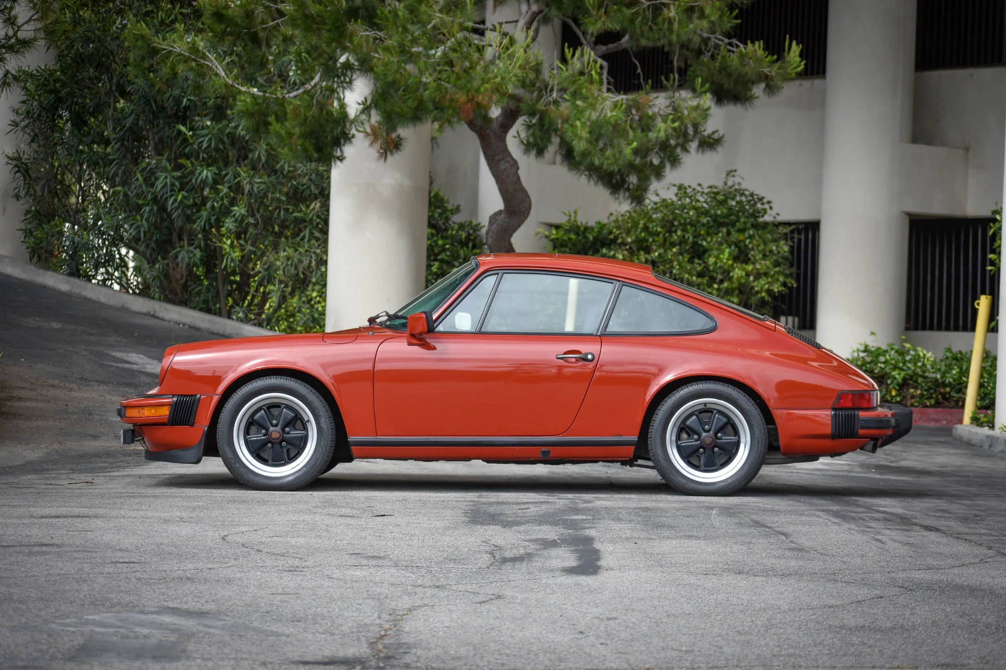 1977 Porsche 911S in Peru Red