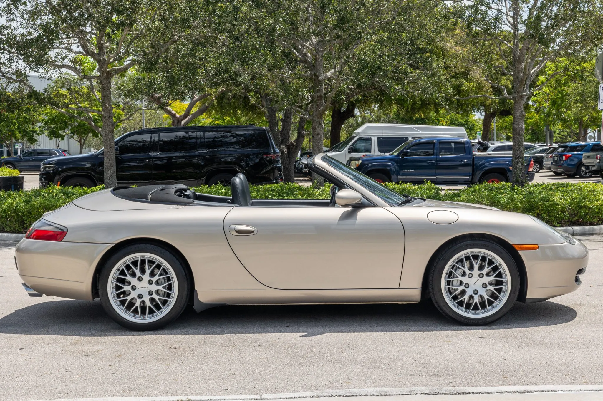 2000 Porsche 911 Carrera 4 Cabriolet in Mirage Metallic