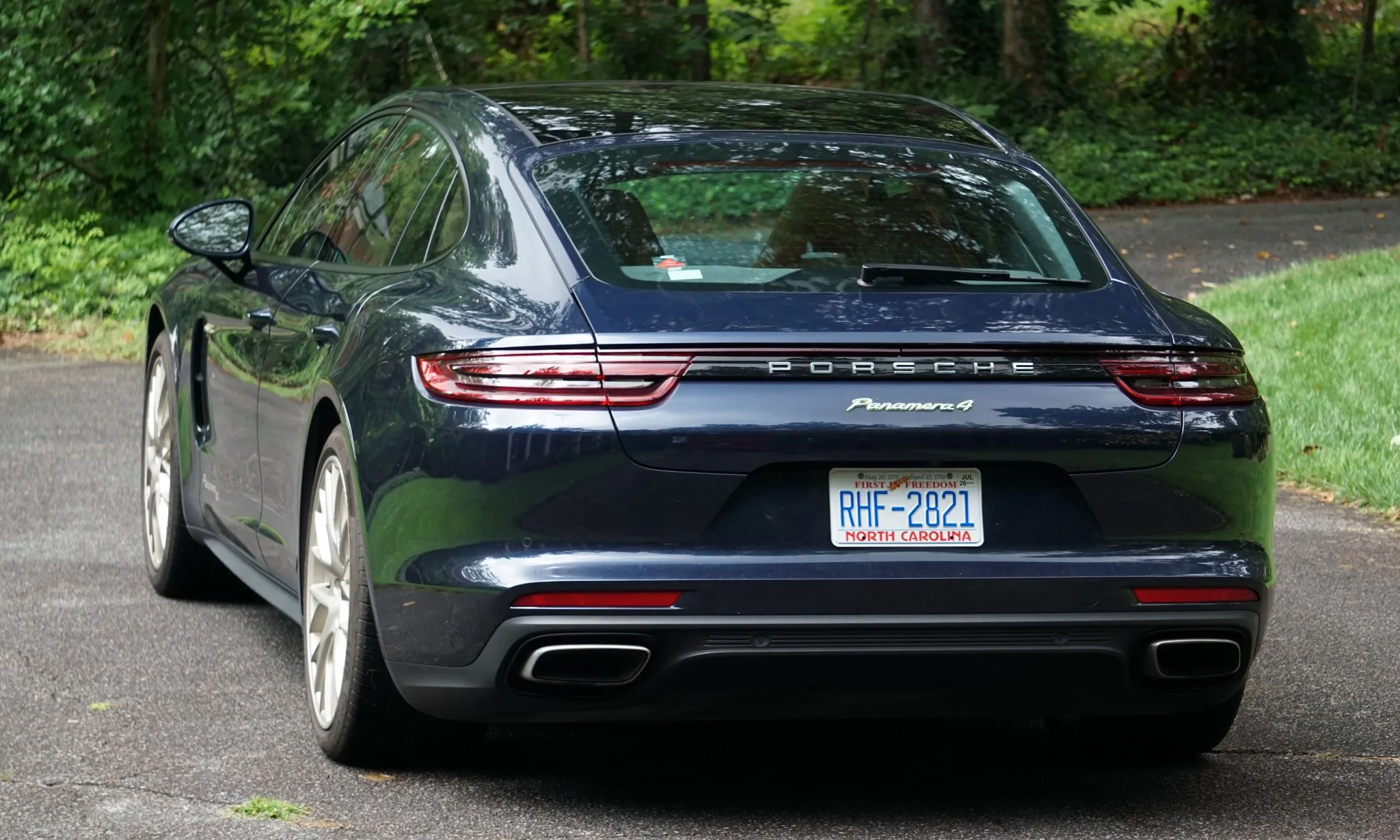 2020 Porsche Panamera 4 E-Hybrid 10 Year Edition in Night Blue Metallic