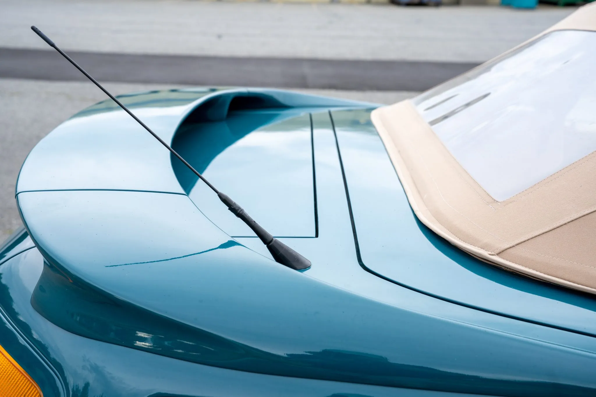 1989 Porsche 928 S4 Cabriolet in Murano Green
