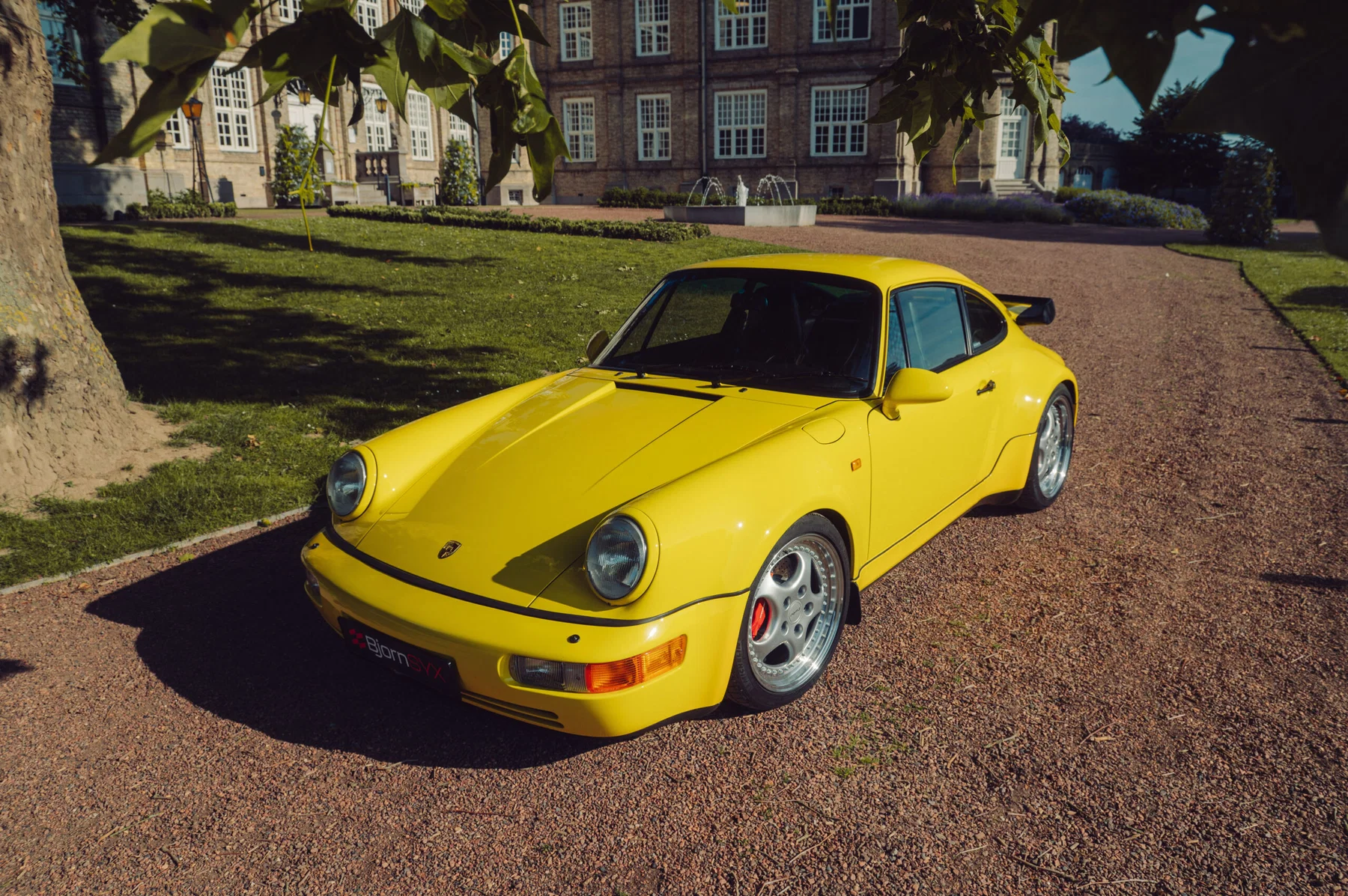 1993 Porsche 911 Turbo 3.6 in Cadmium Yellow