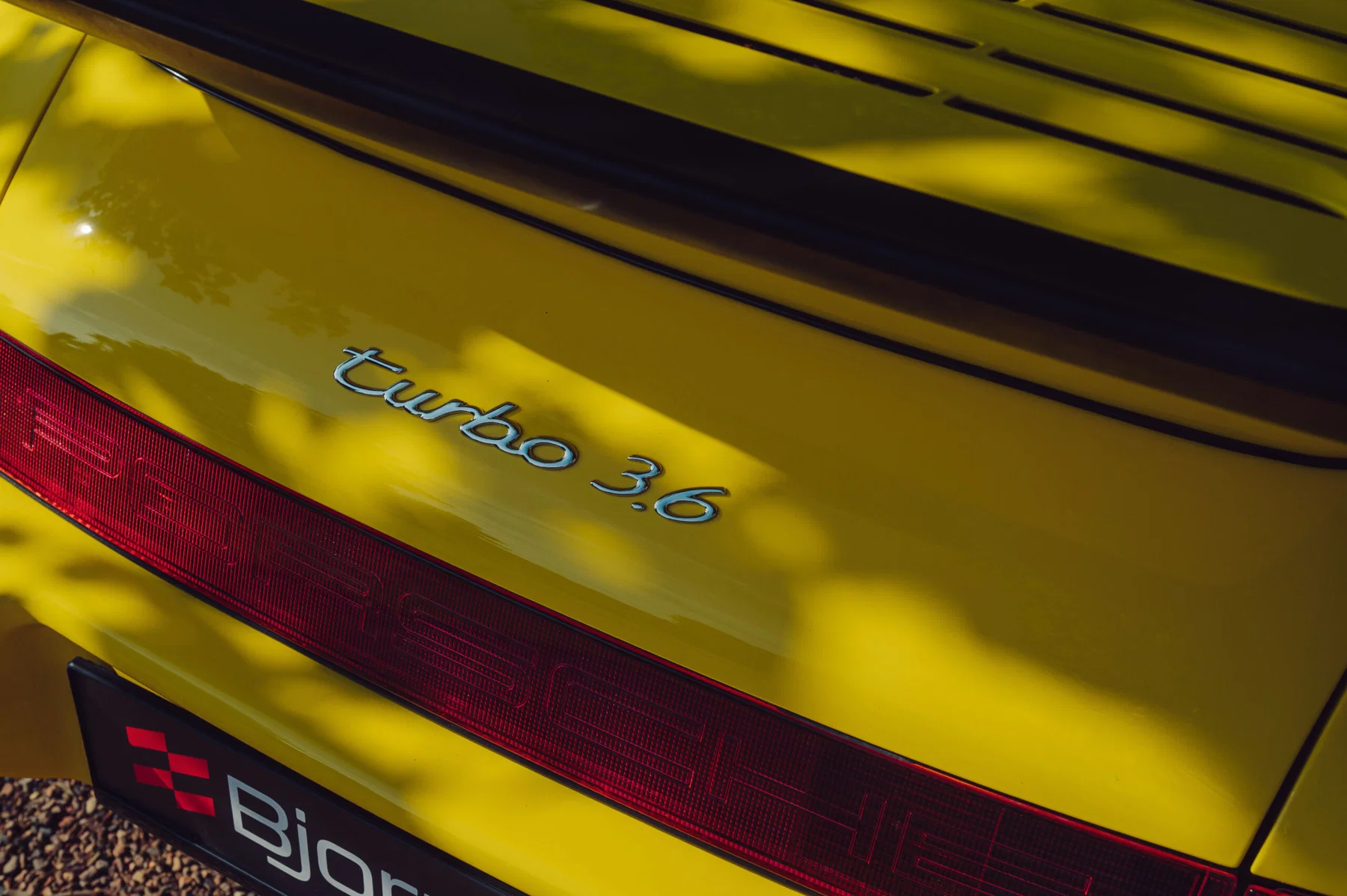 1993 Porsche 911 Turbo 3.6 in Cadmium Yellow