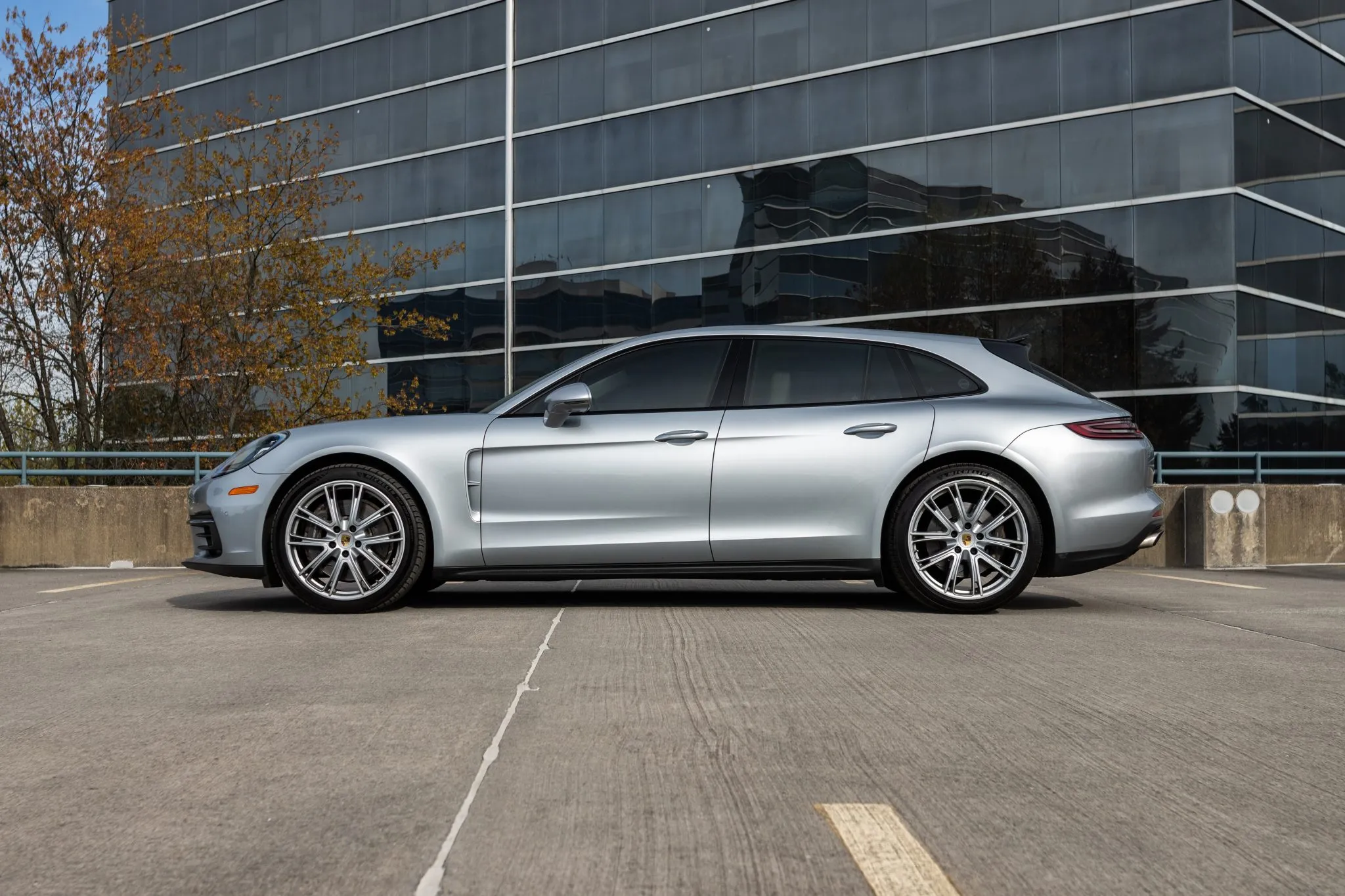 2019 Porsche Panamera 4 Sport Turismo in Dolomite Silver Metallic