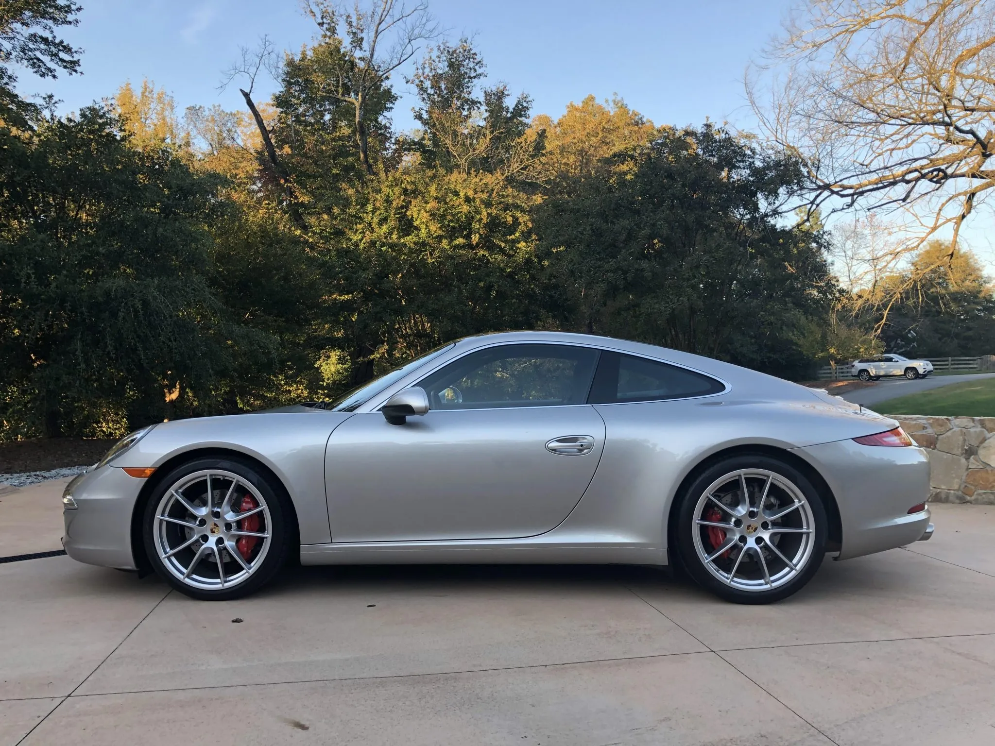 2013 Porsche 911 Carrera S Coupe 7-Speed in Platinum Silver Metallic