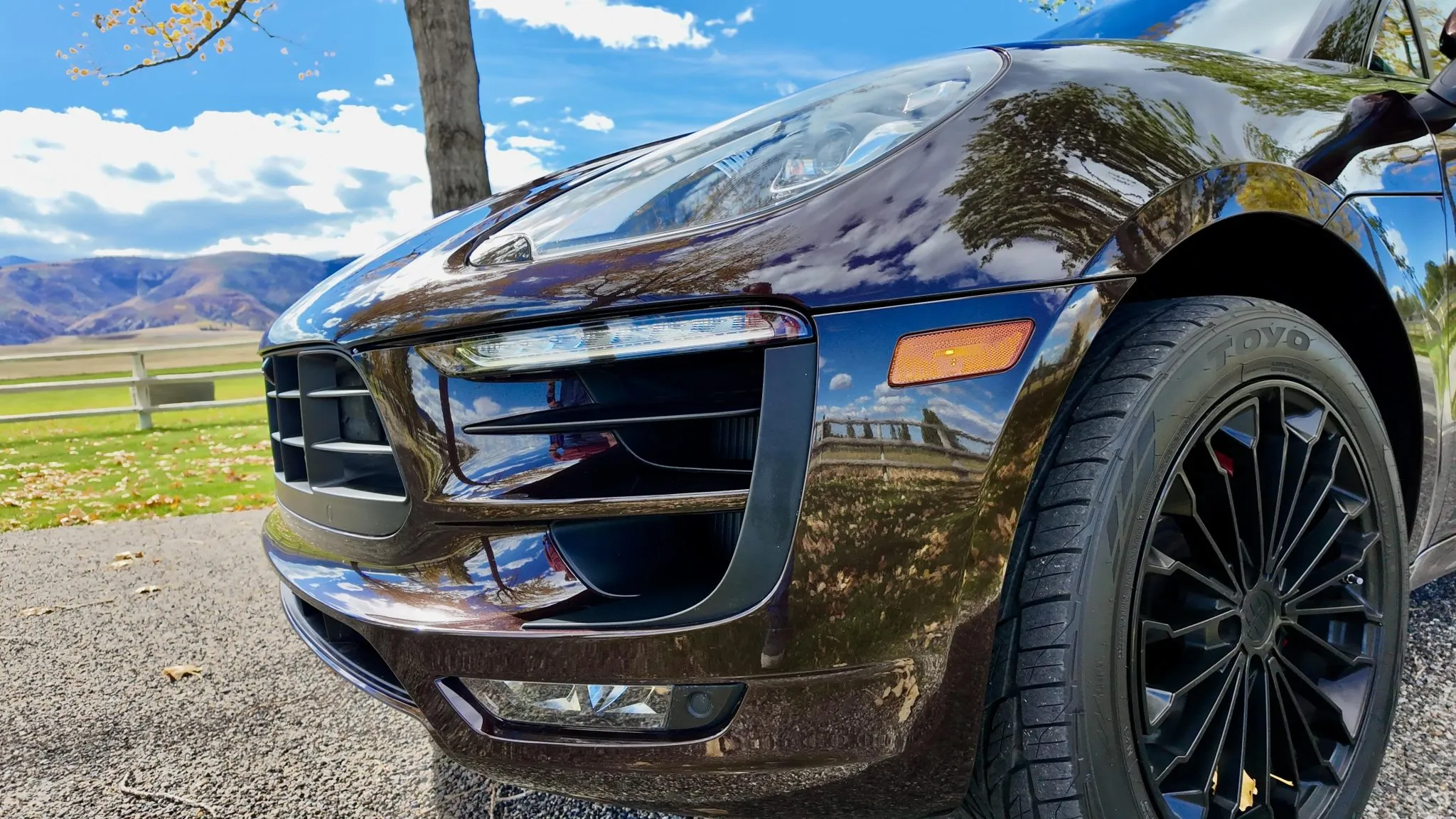 2017 Porsche Macan GTS in Mahogany Metallic