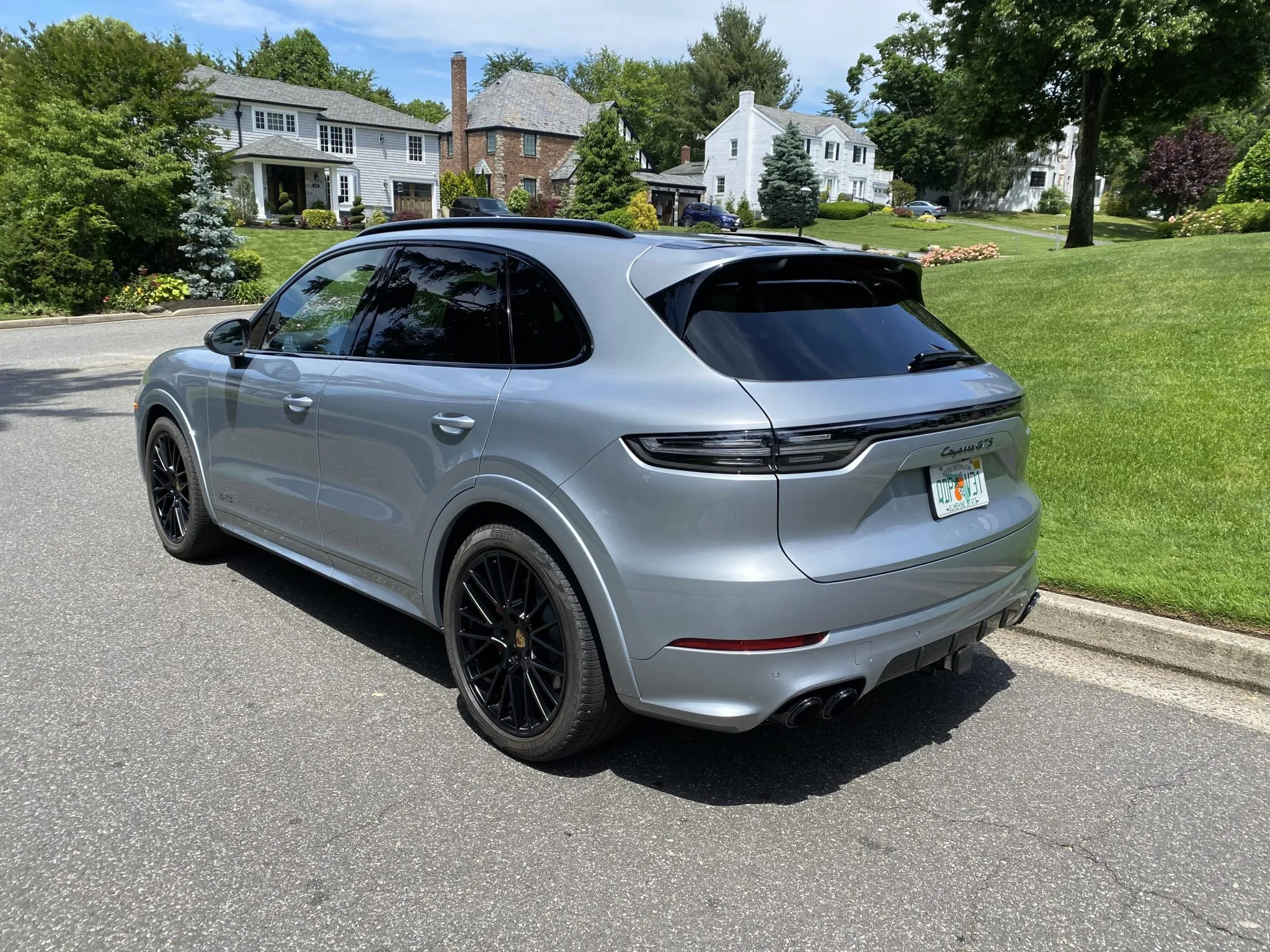 2021 Porsche Cayenne GTS in Dolomite Silver Metallic