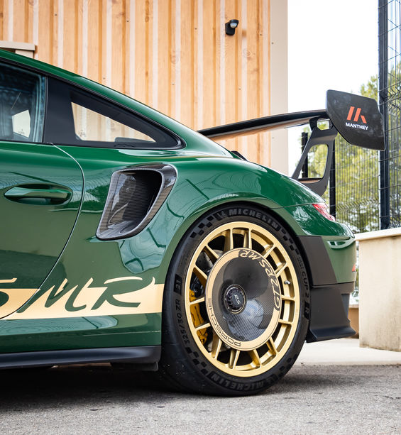 2018 Porsche 911 GT2 RS in British Racing Green