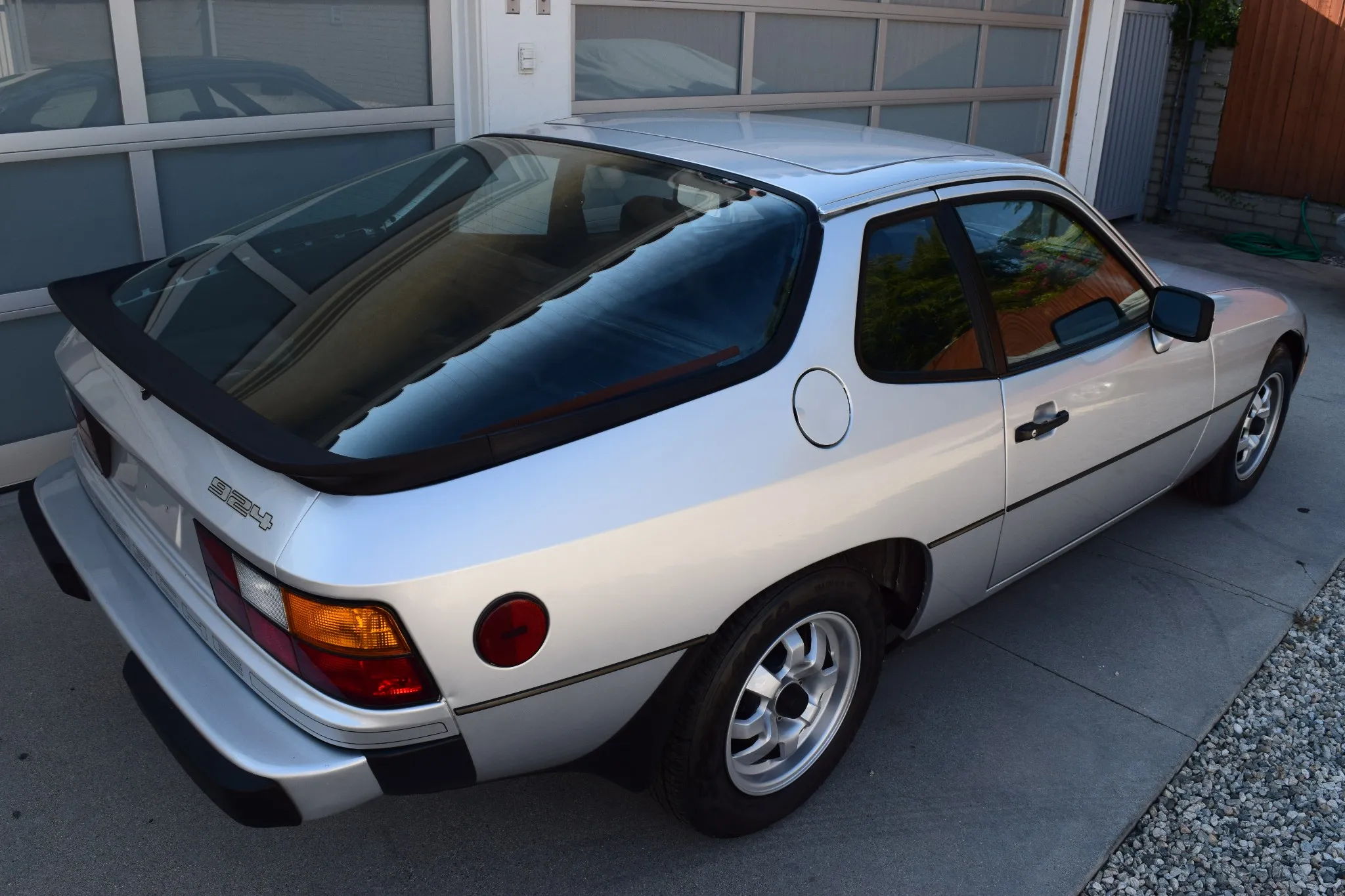 1982 Porsche 924 in Diamond Silver Metallic 