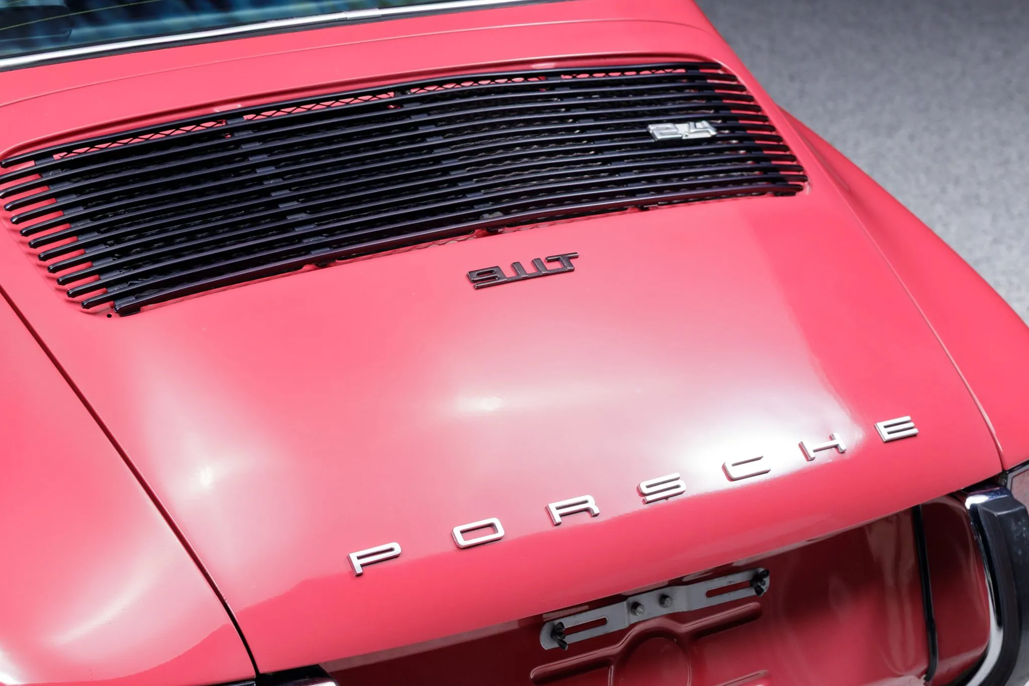 1972 Porsche 911T Targa in Strawberry