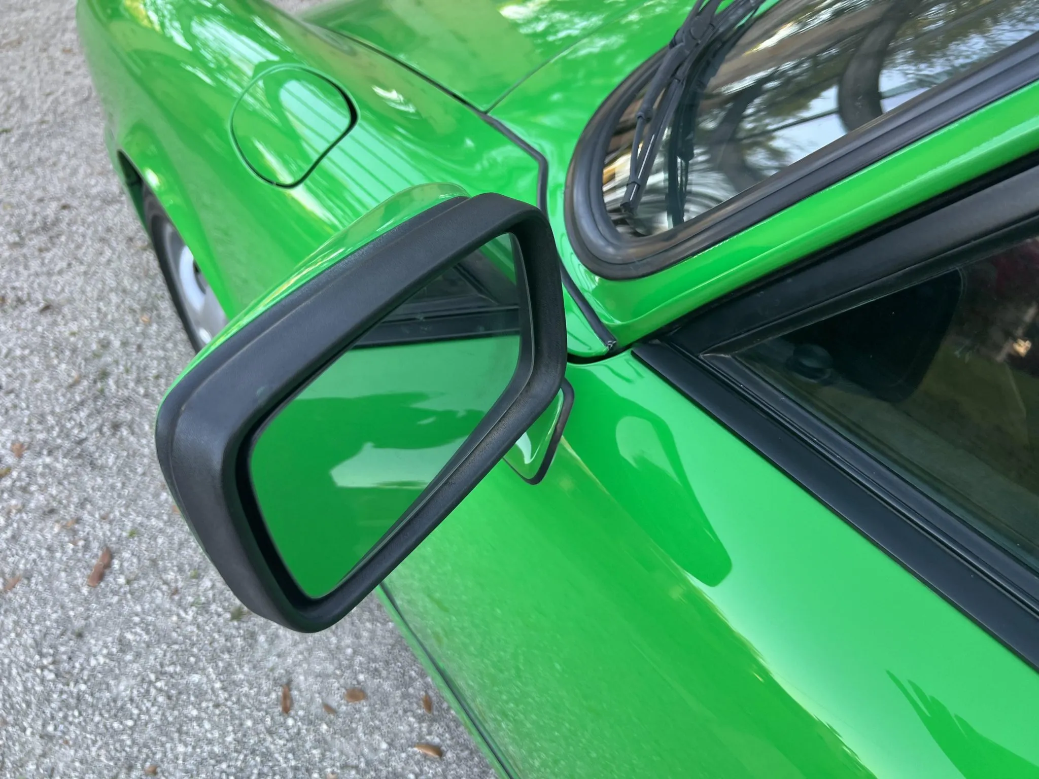 1990 Porsche 911 Carrera 4 Coupe 5-Speed in Speedway Green