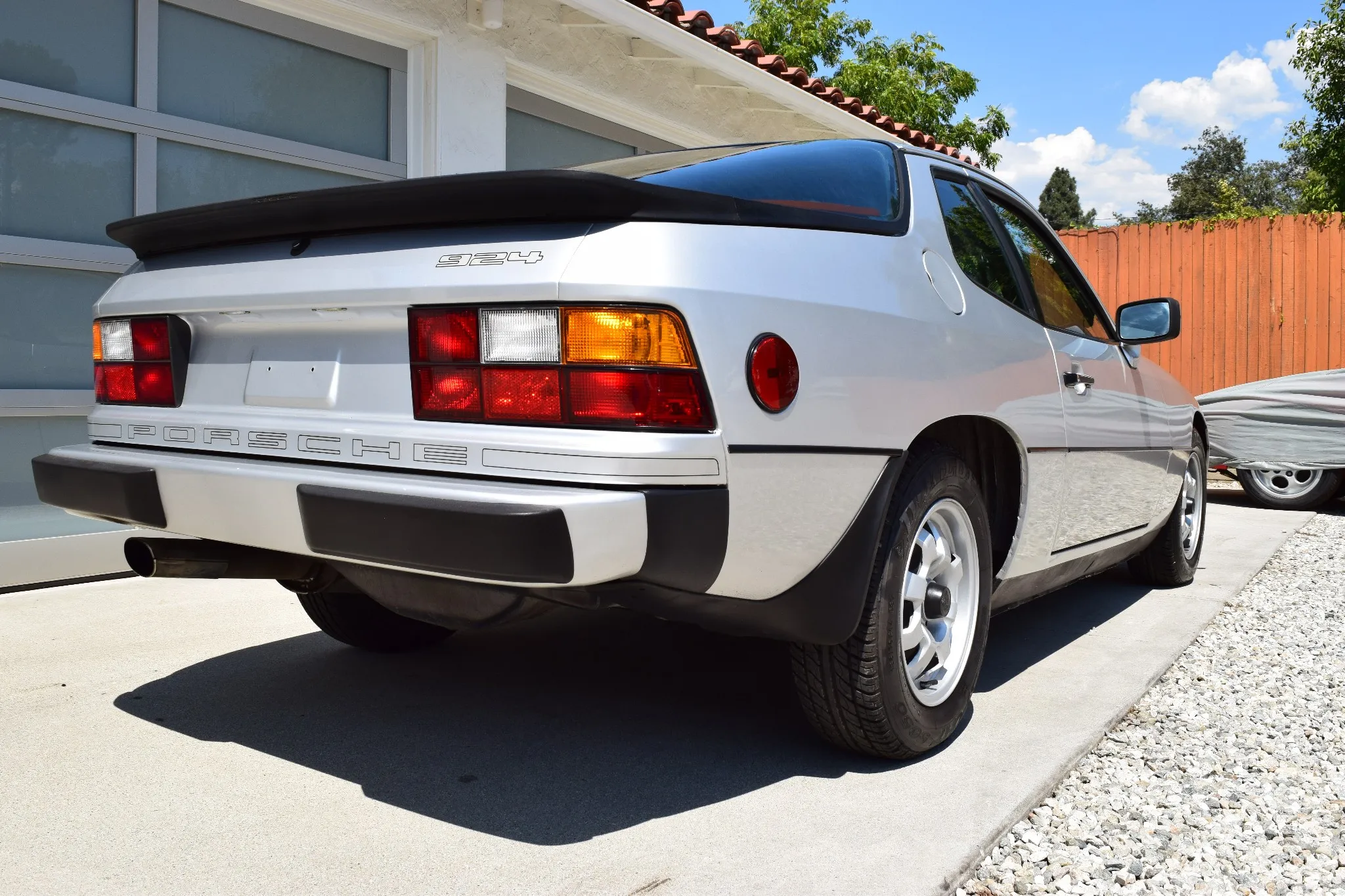 1982 Porsche 924 in Diamond Silver Metallic 