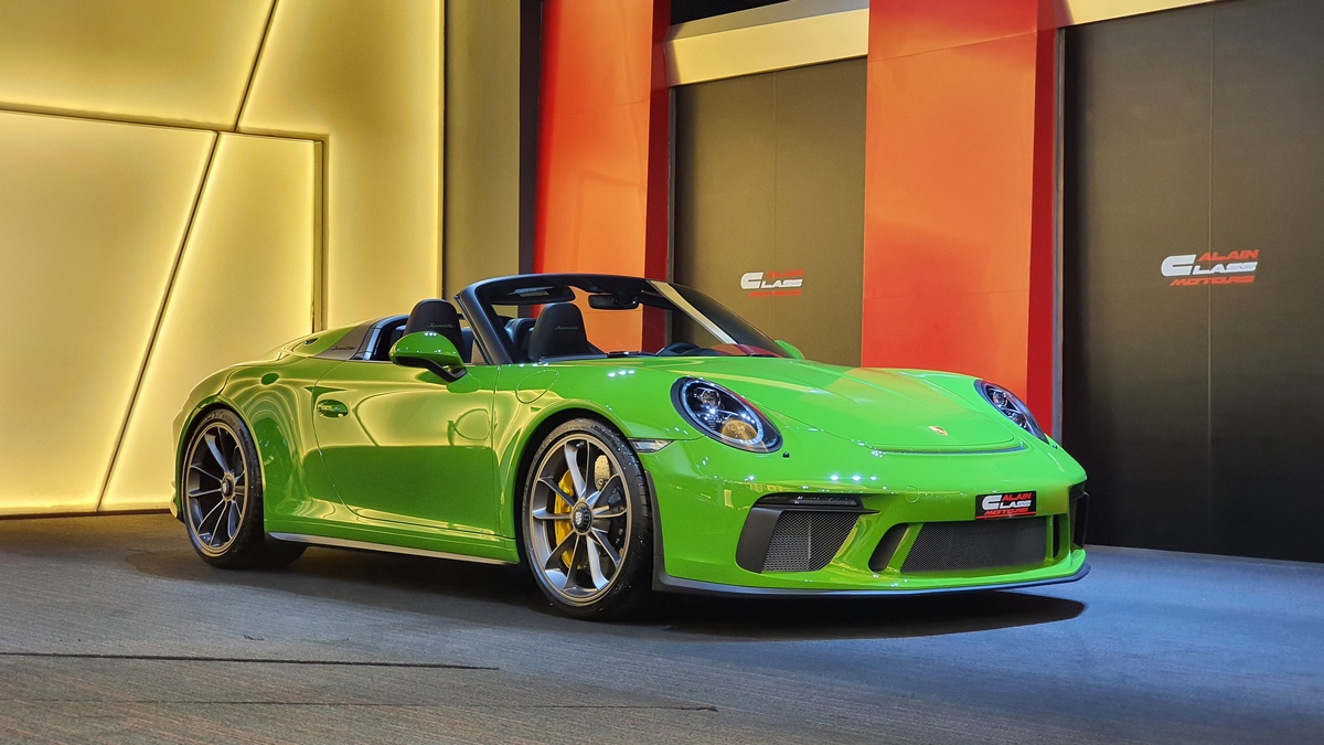 2019 Porsche 911 Speedster in Willow Green