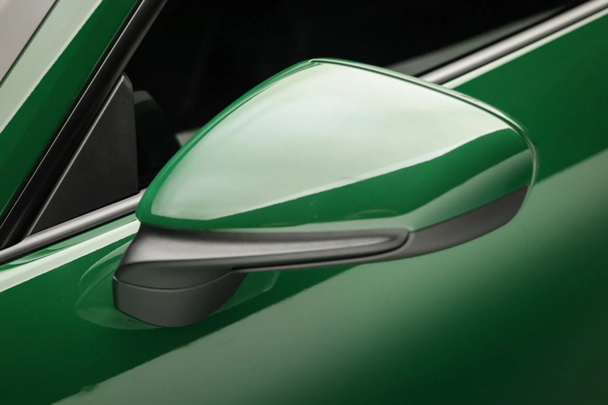 2022 Porsche 911 GT3 Touring in Irish Green