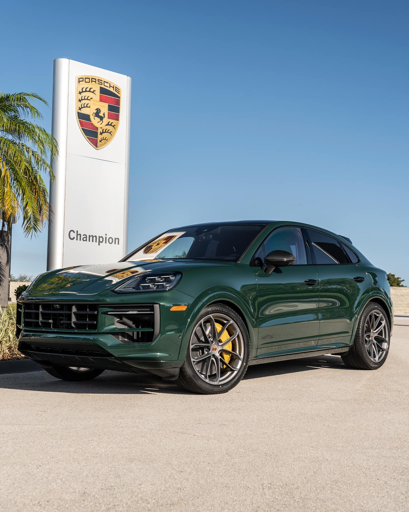 2025 Porsche Cayenne GTS Coupe in Goodwood Green Metallic