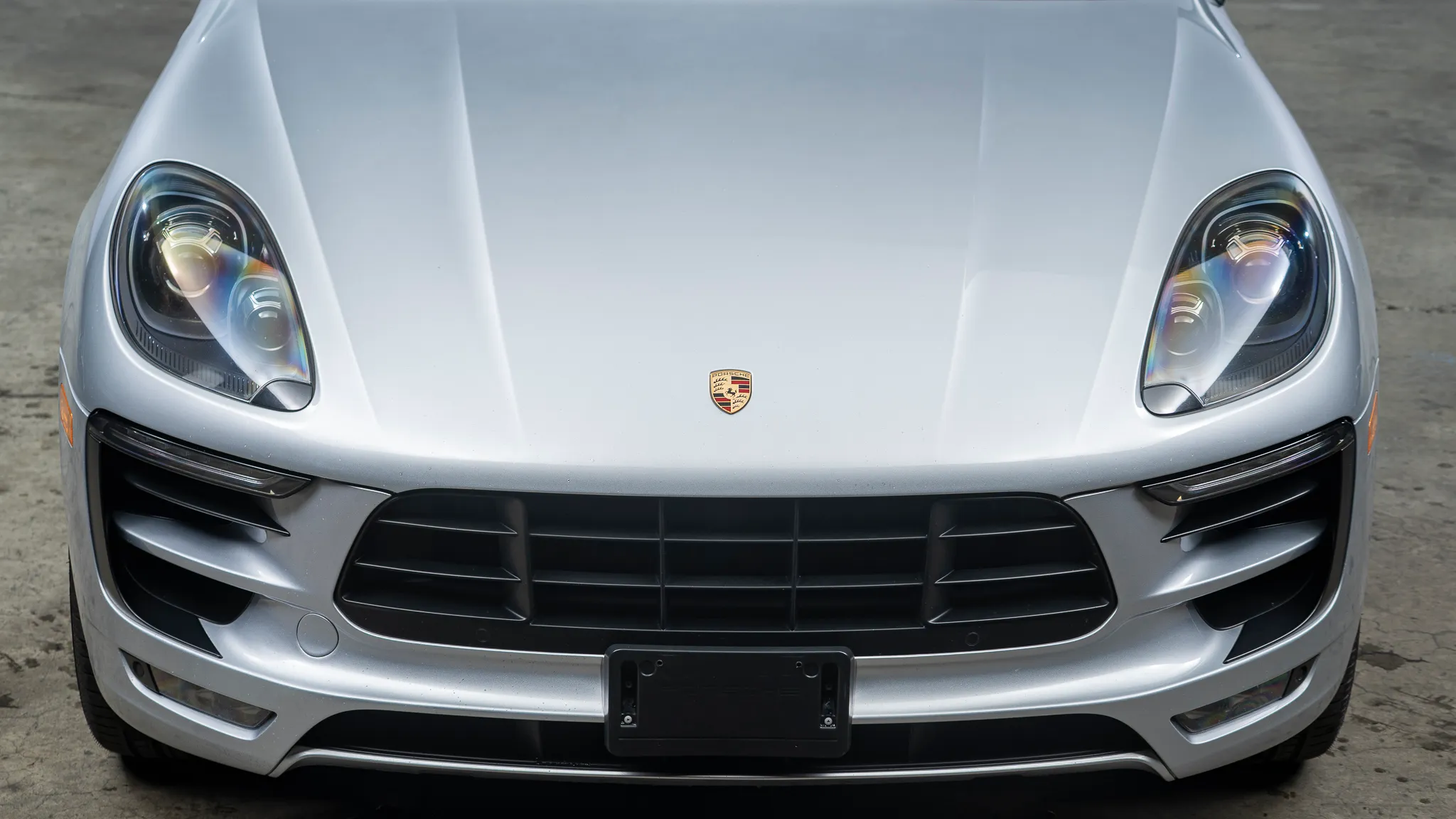2017 Porsche Macan GTS in Rhodium Silver Metallic