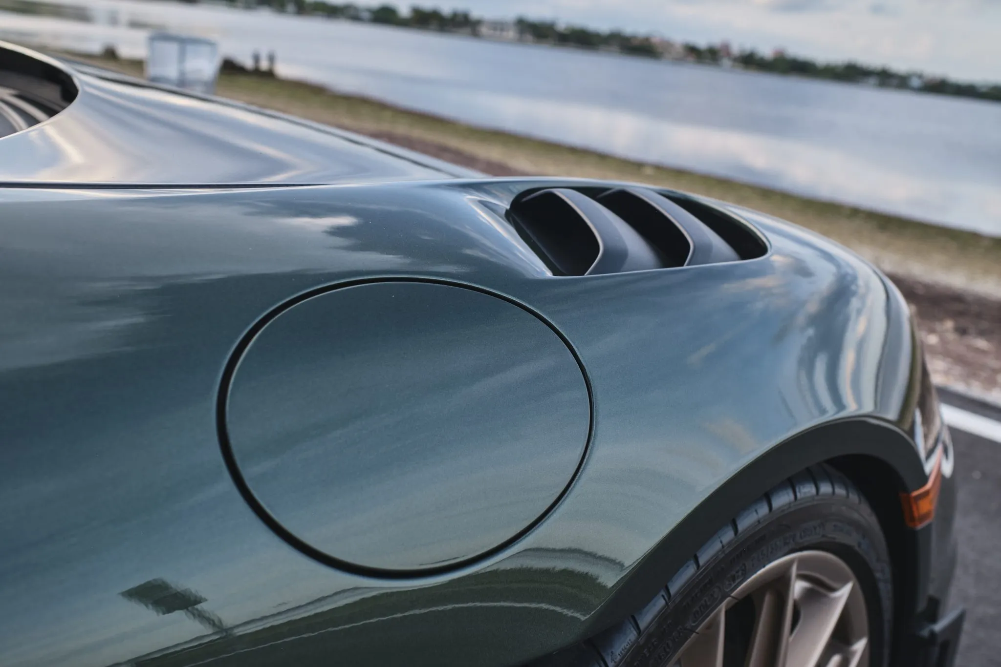 2024 Porsche 718 Cayman GT4 RS Weissach in Oak Green Metallic