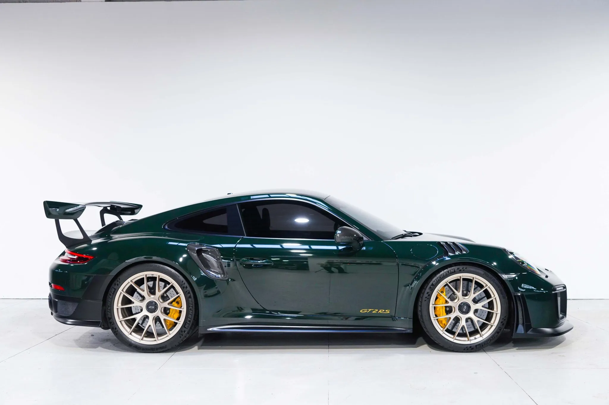 2018 Porsche 911 GT2 RS in Brewster Green