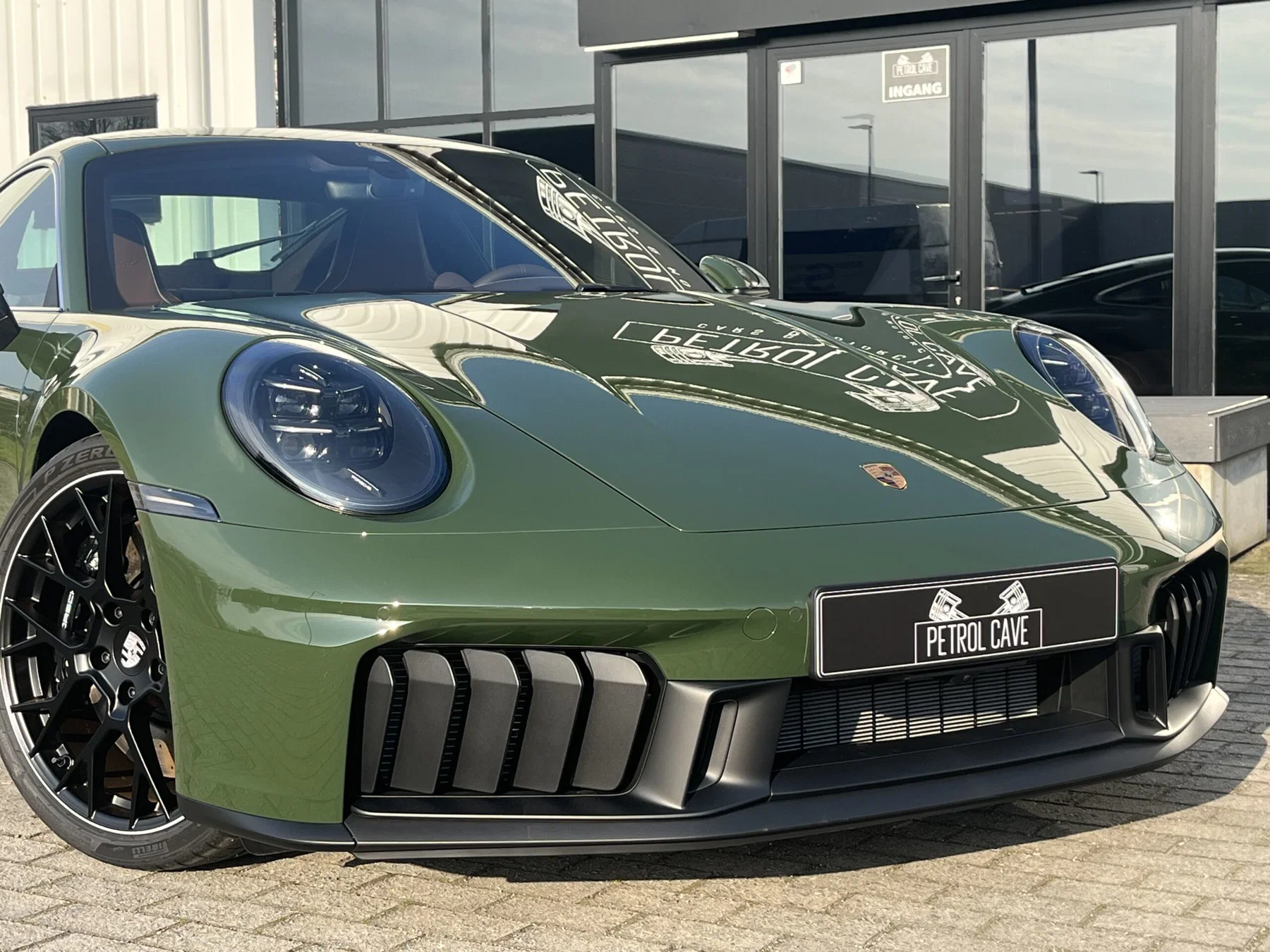 2025 Porsche 911 Carrera GTS ‘Cuarenta Edition’ in Quercus Verde