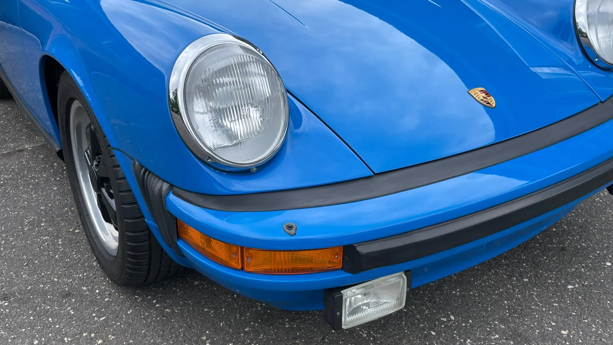 2024 Porsche 911 GT3 RS Weissach in Arrow Blue