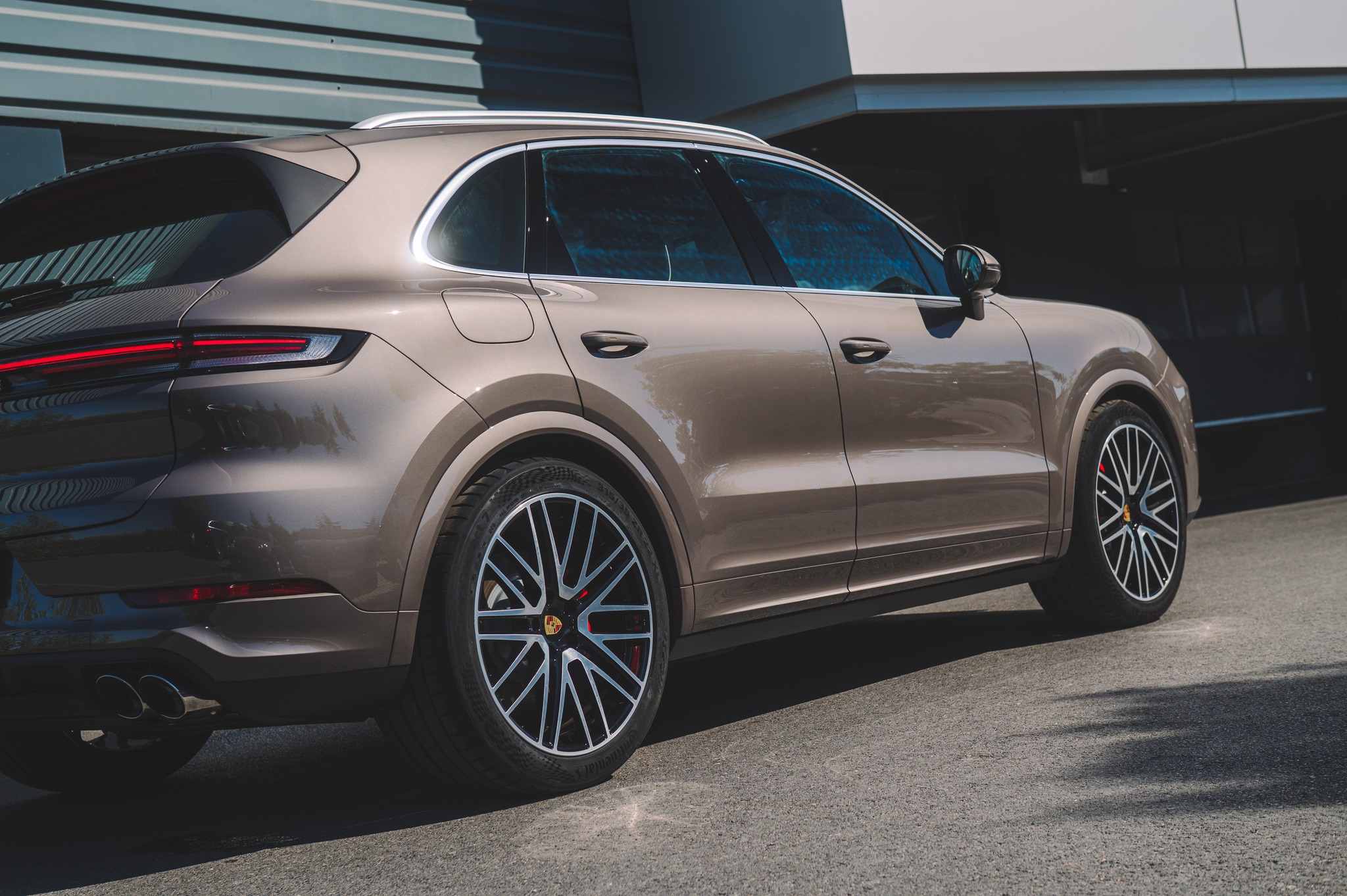 2025 Porsche Cayenne S Soho Brown Metallic