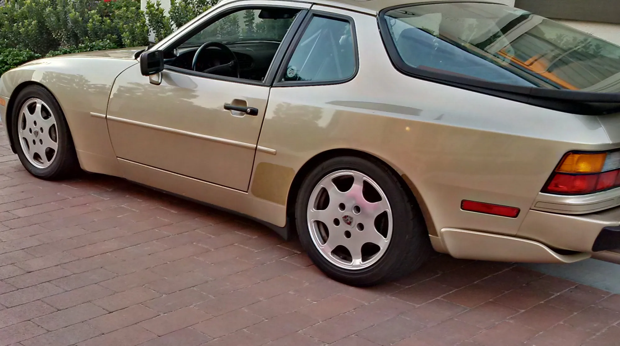 1989 Porsche 944 Turbo in Bamboo Metallic