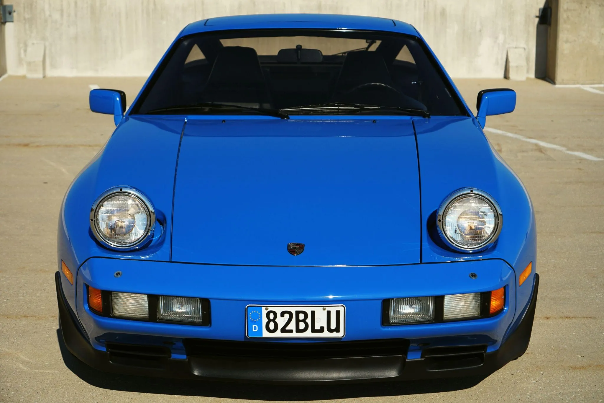 1982 Porsche 928 in Arrow Blue