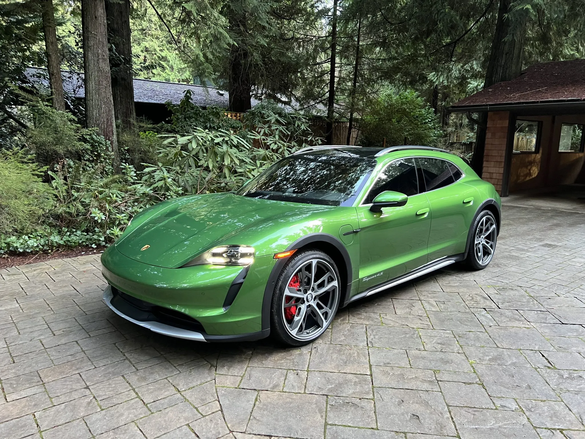 2023 Porsche Taycan 4S Cross Turismo in Mamba Green Metallic