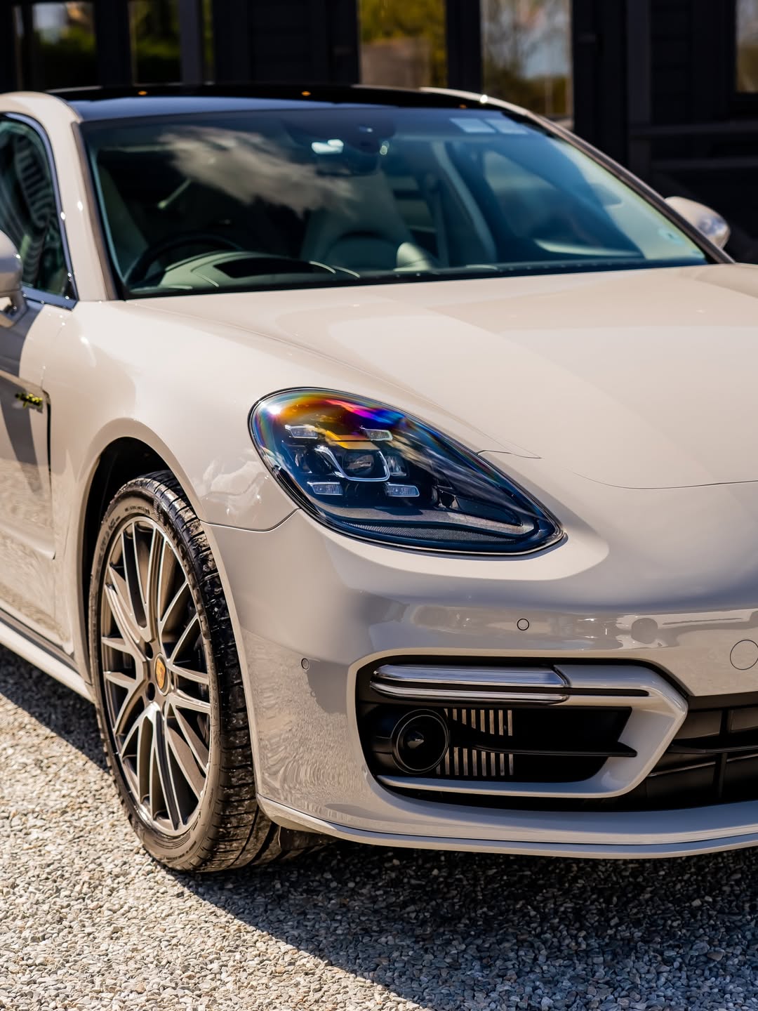 2023 Porsche Panamera 4 E-Hybrid in Crayon