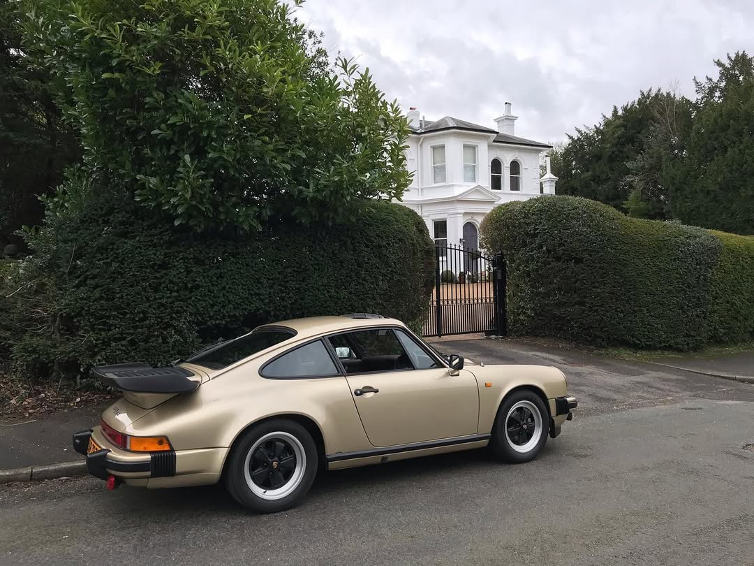 Porsche 911 SC (Super Carrera) Coupe in Hellbronze Metallic