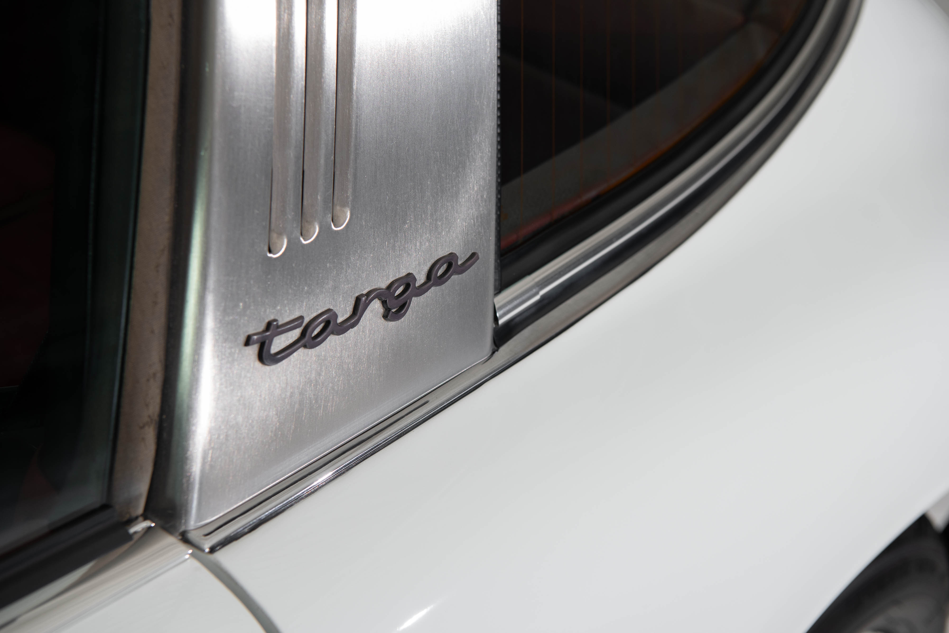 1976 Porsche 911 S Targa in Grand Prix White