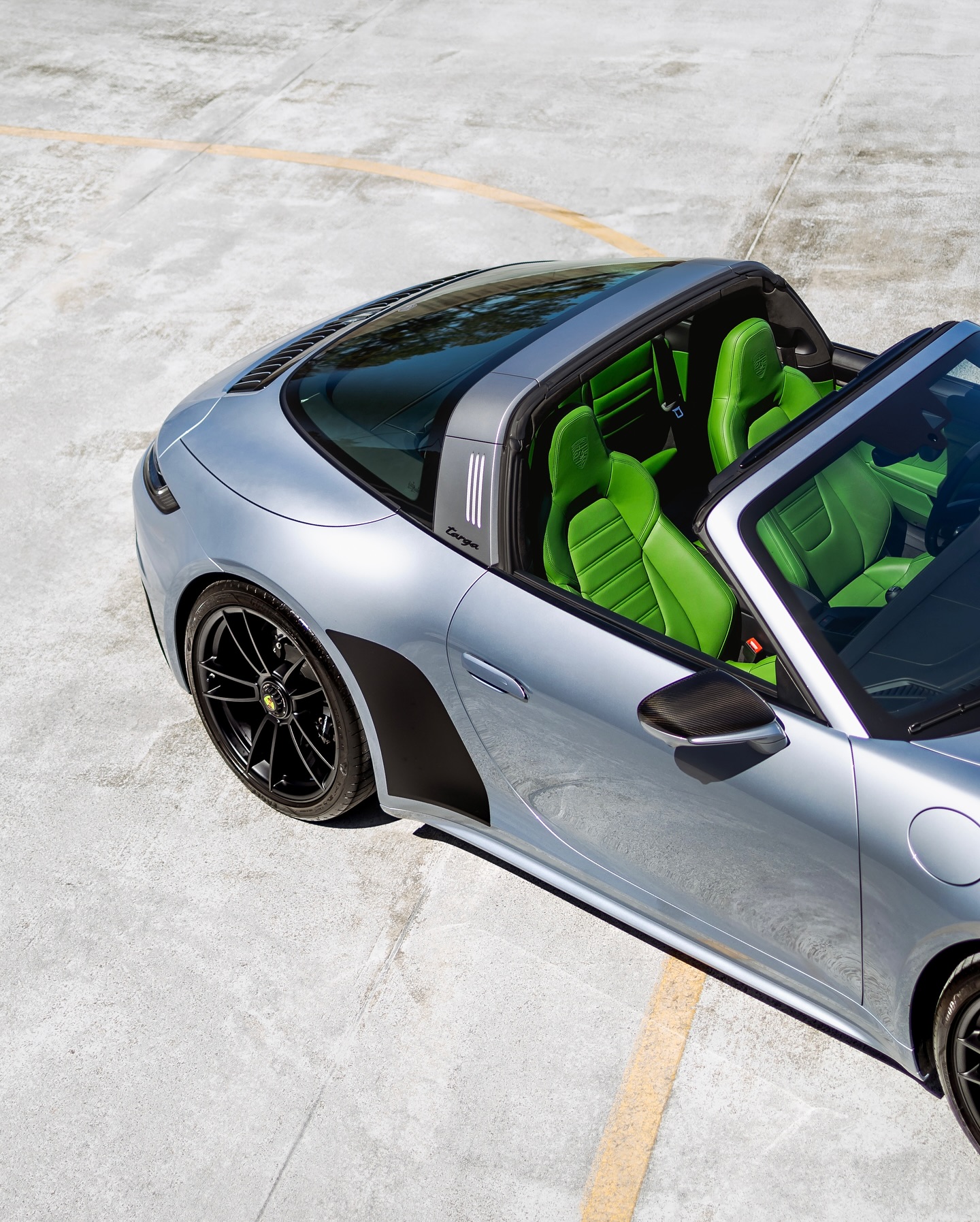 2025 Porsche 911 Targa 4 GTS in Polar Silver Metallic