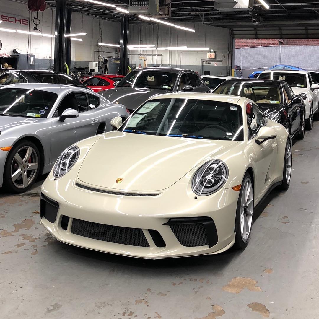 2018 Porsche 911 GT3 Touring in Geyser Grey
