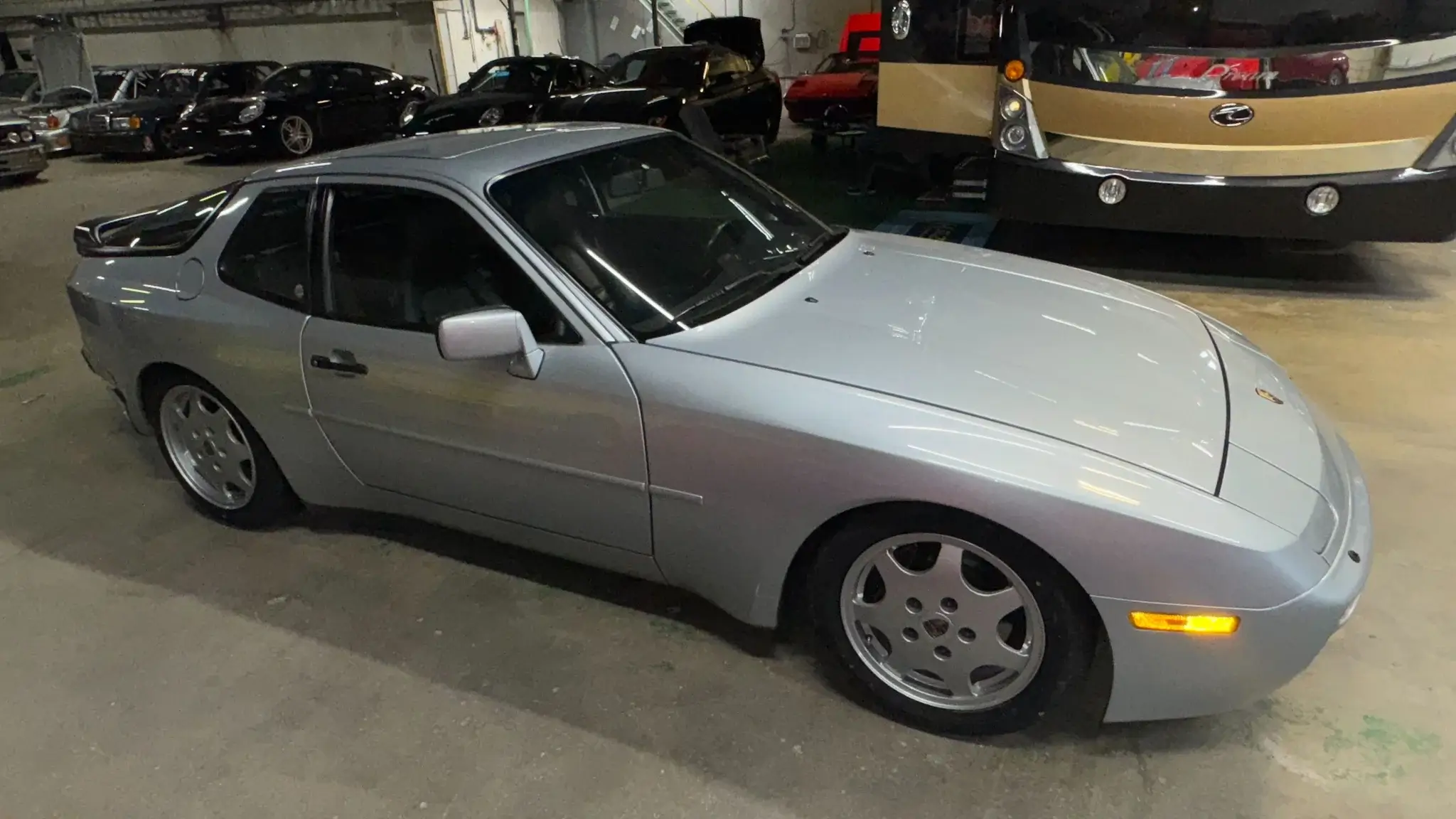1990 Porsche 944 Turbo in Glacier Metallic