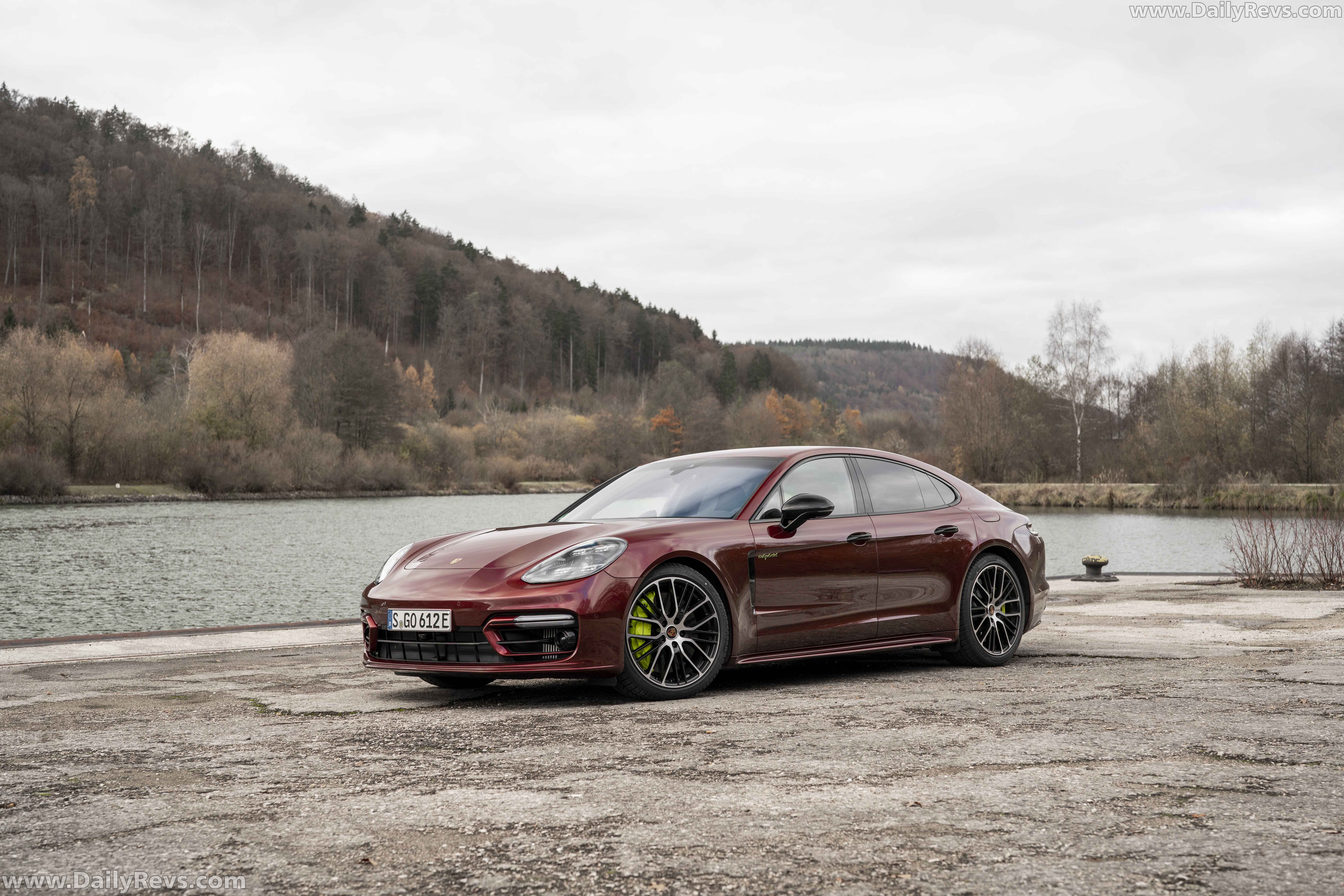 2021 Porsche Panamera 4 E-Hybrid in Cherry Metallic