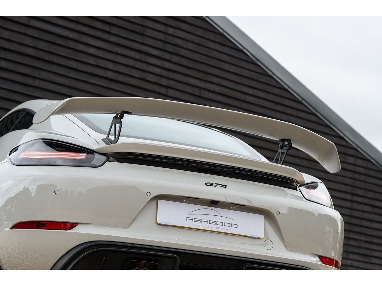 2020 Porsche 718 Cayman GT4 in Crayon