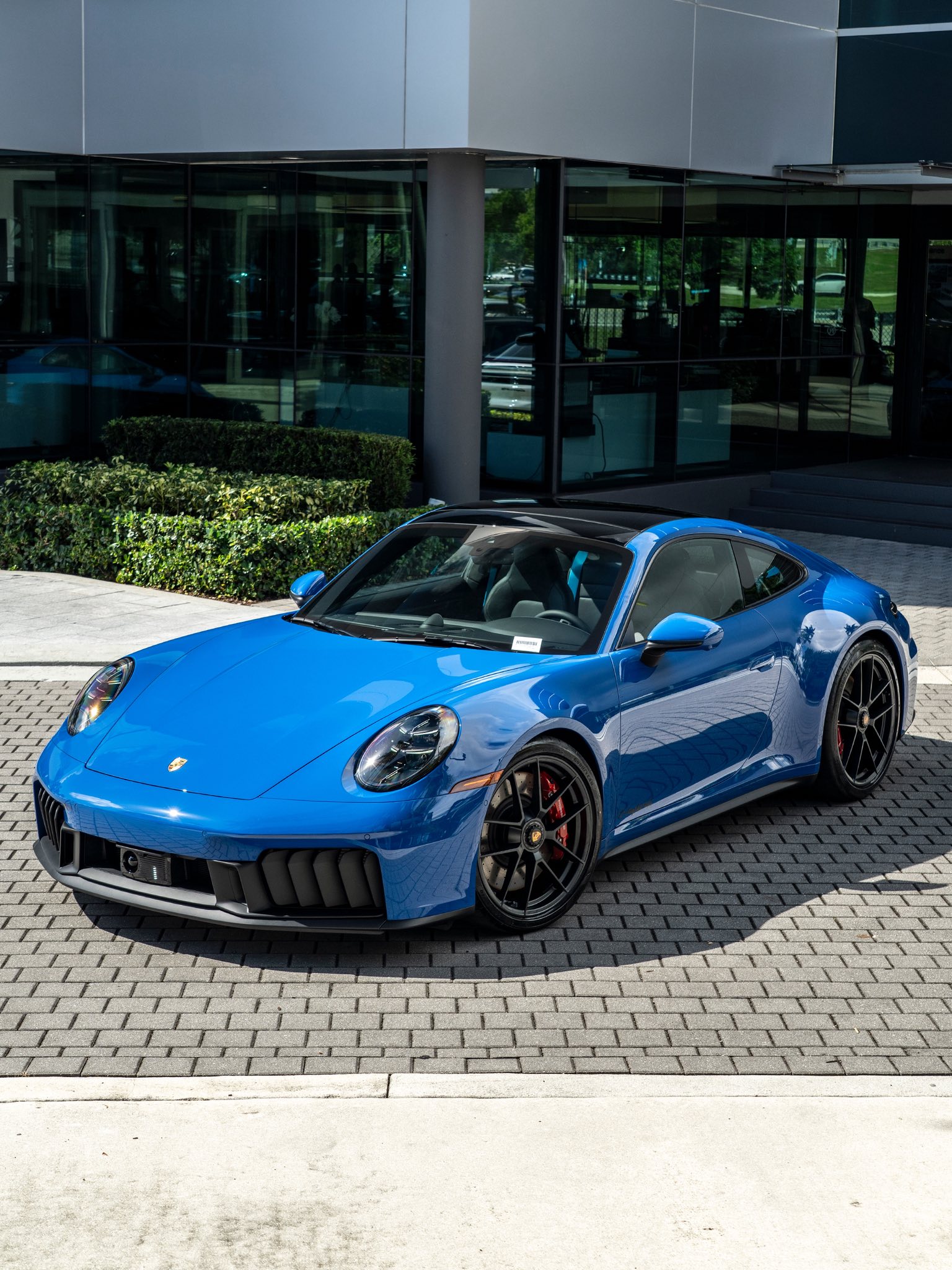 2025 Porsche 911 Carrera 4 GTS in Lugano Blue